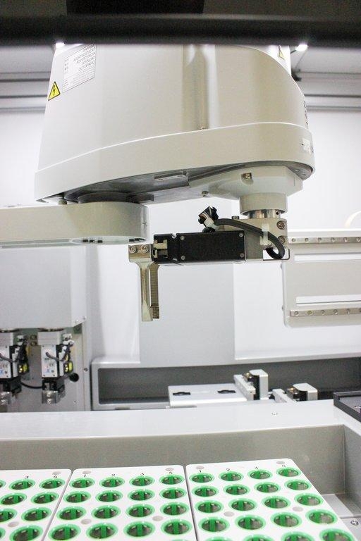 Thermo KingFisher SpeciTRAX Sample Transfer System w/ Computer & Software