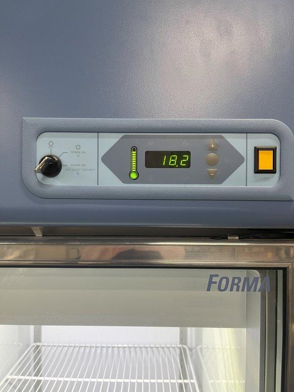 Thermo FRGG2304A2 Lab Glass-Door Refrigerator Cold Storage Unit