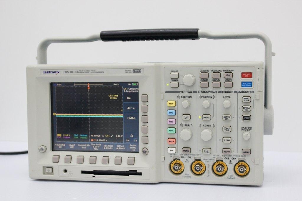 Tektronix TDS 3014B Four Channel Digital Oscilloscope 100-240V 60Hz DPO 2015