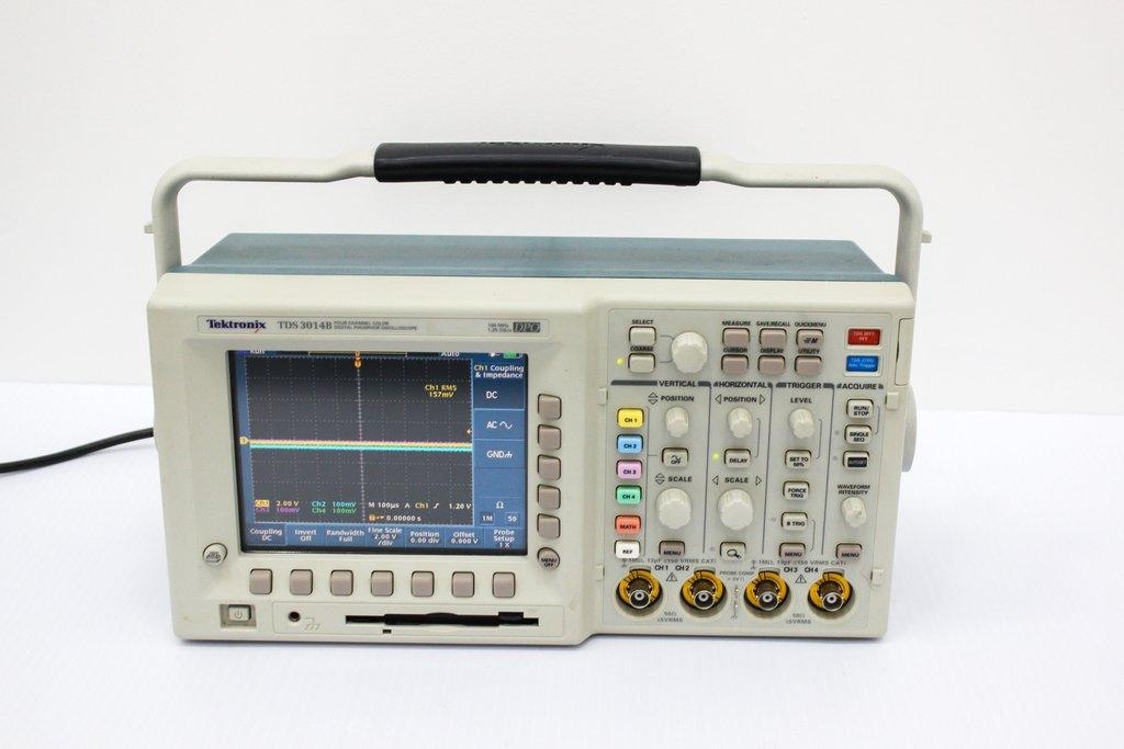 Tektronix TDS 3014B Four Channel Digital Oscilloscope 100-240V 60Hz DPO 2015