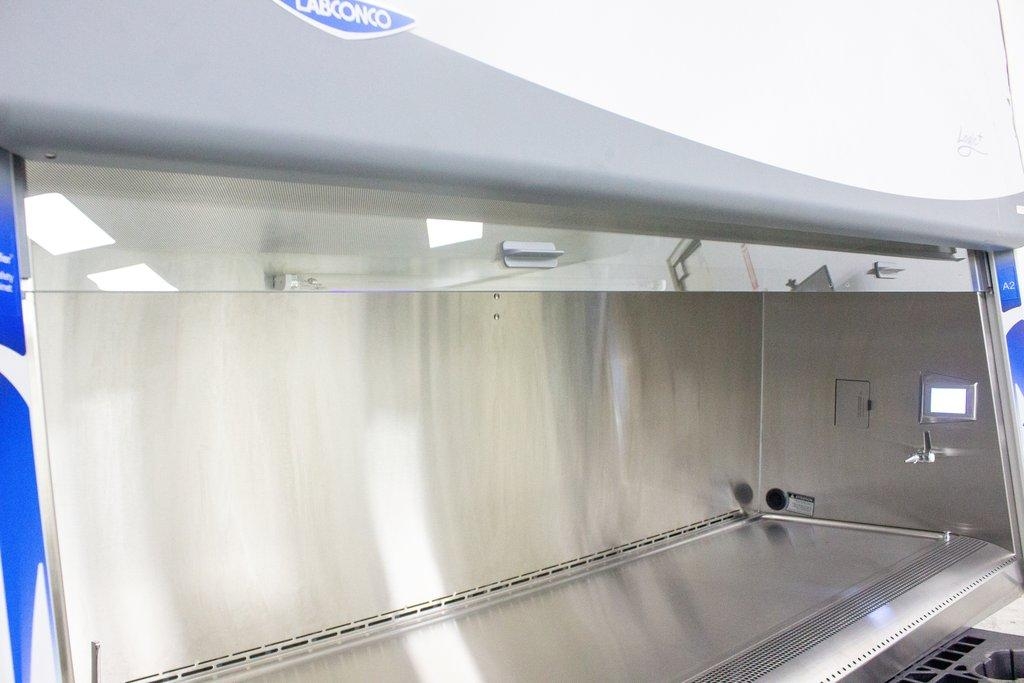 Labconco 302680101 Biosafety Cabinet Class II A2 HEPA Filtered 120V 6ft