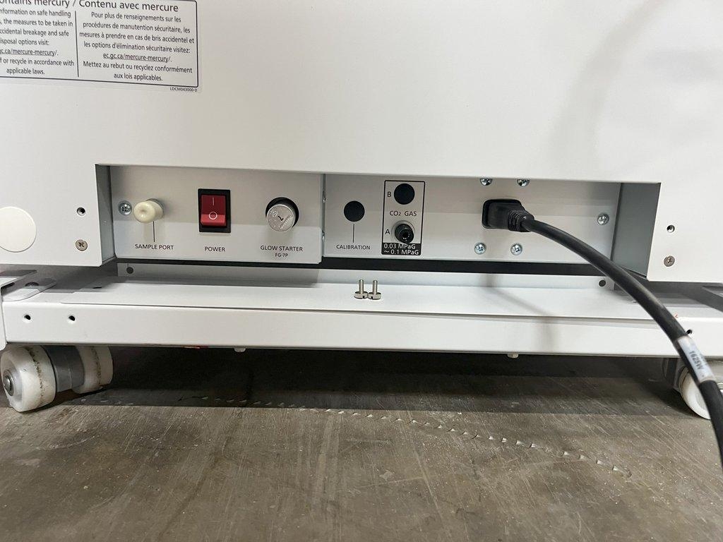 PHCbi MCO-170AICUVL-PA Incubator CO2 Incubator 170 L UV HEPA IR 5-50 C 115V 60Hz