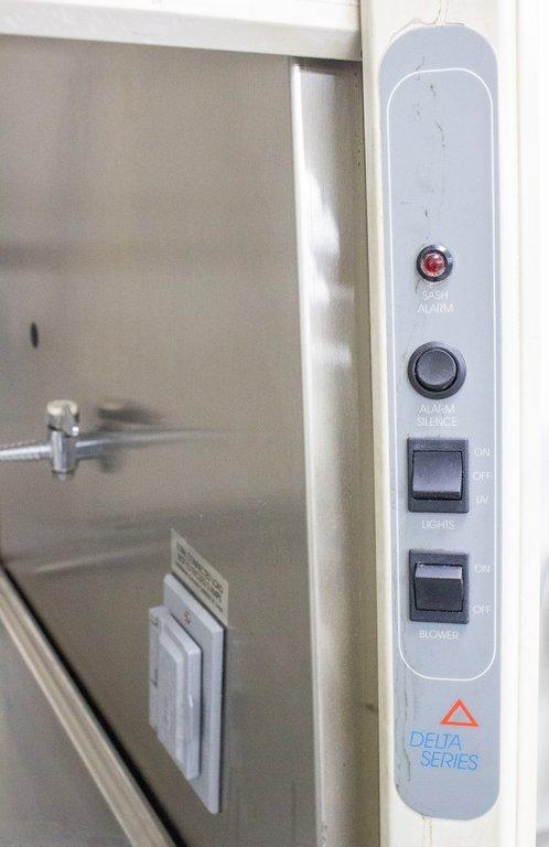 Labconco Delta Series Class II Biosafety Cabinet 4ft Purifier Stains 120V BSC