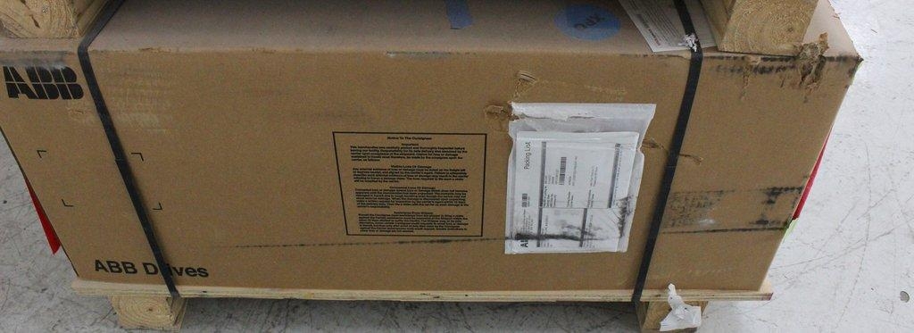 ABB ACH580 HVAC Drive 7.5HP 480V 12A Wall-Mount AC with Bluetooth Option