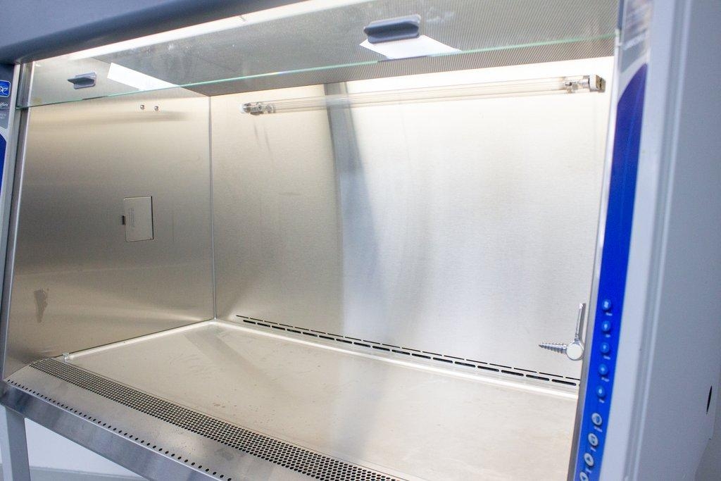 Labconco Purifier Logic+ Class II Type A2 4Ft Biosafety Cabinet 120V 60Hz ECM