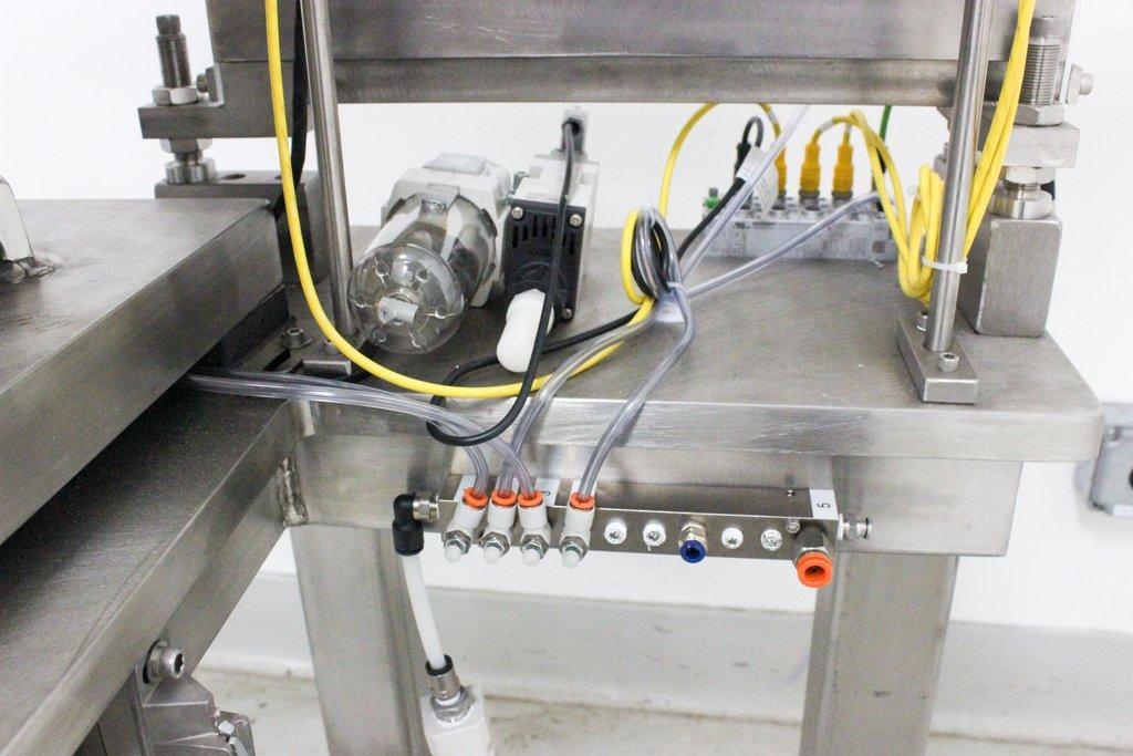 Custom Vibratory Bowl Feeder System, Good Condition, Needs Power Supply, 1000 lb