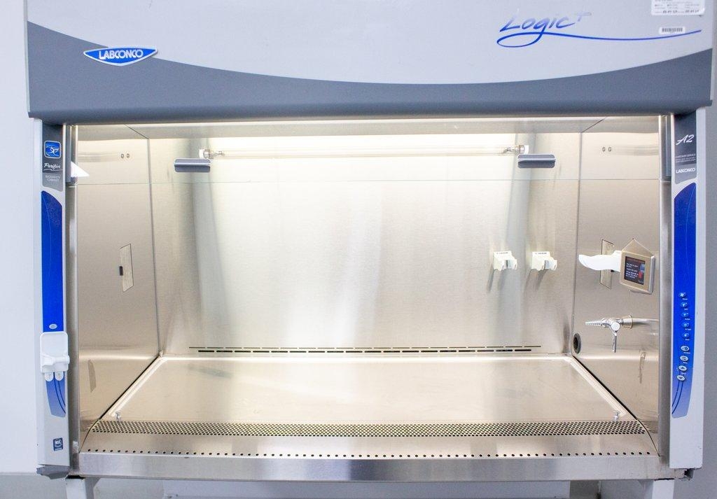 Labconco Purifier Logic+ 4Ft Class II A2 Biosafety Cabinet Used HEPA Filter