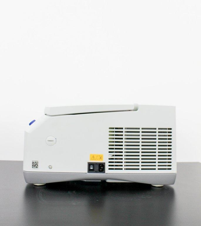 Eppendorf 5424R Microcentrifuge 24-Place PCR Compatible -10 to +40C 15000 RPM