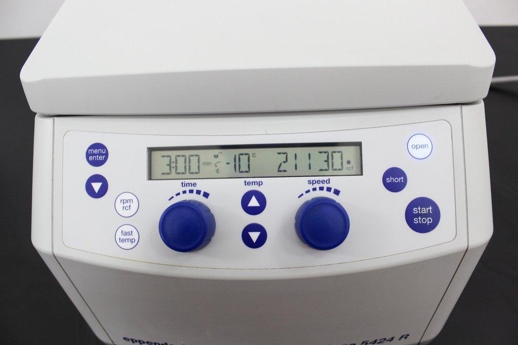 Eppendorf 5424R Microcentrifuge 24-Place PCR Compatible -10 to +40C 15000 RPM