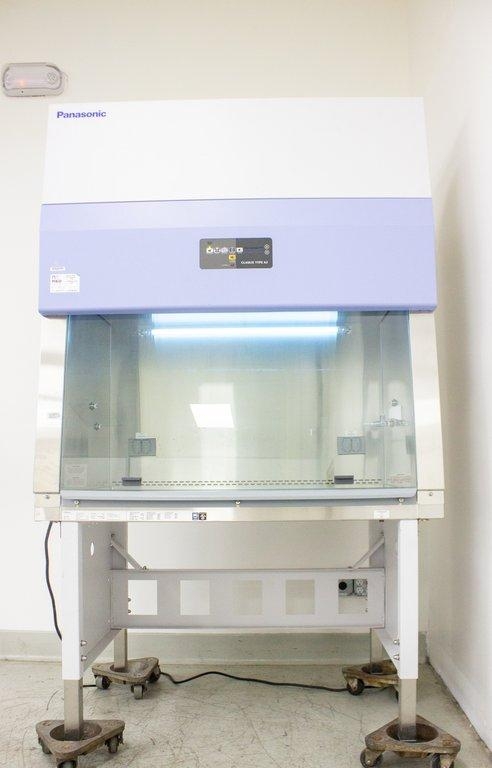 Panasonic MHE-N400A2-PA Biosafety Cabinet Class II A2 115V 60Hz With Stand