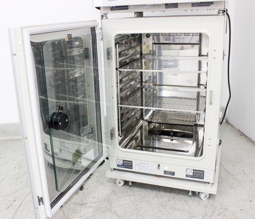 Panasonic MCO-170AICUVL-PA CO2 Incubator 165L 0-20% CO2 with UV Lamp LCD