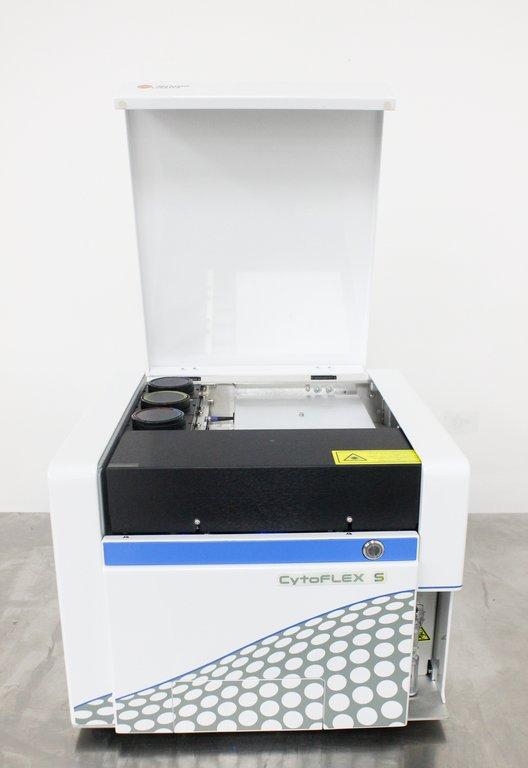 Beckman CytoFLEX S Flow Cytometry System 4 Lasers High Throughput 2022