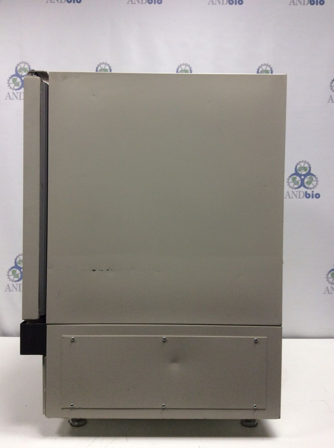 Revco REL404A18 Freezer/Refrigerator 4.9 Cu Ft Lab Combo Functional Used