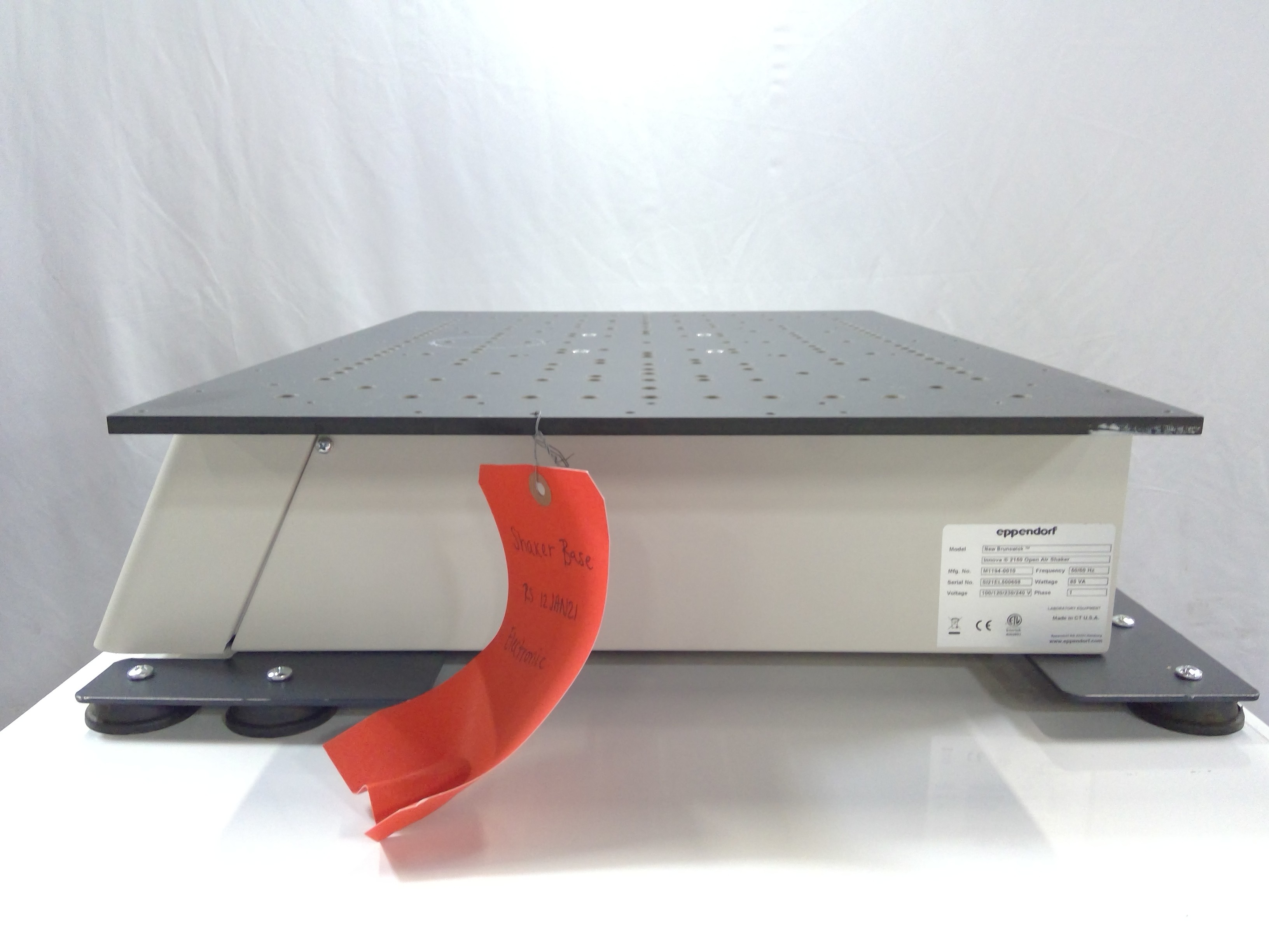 Eppendorf Innova 2100 Benchtop Shaker, 500 RPM, 6000mL, Digital LED, Preowned