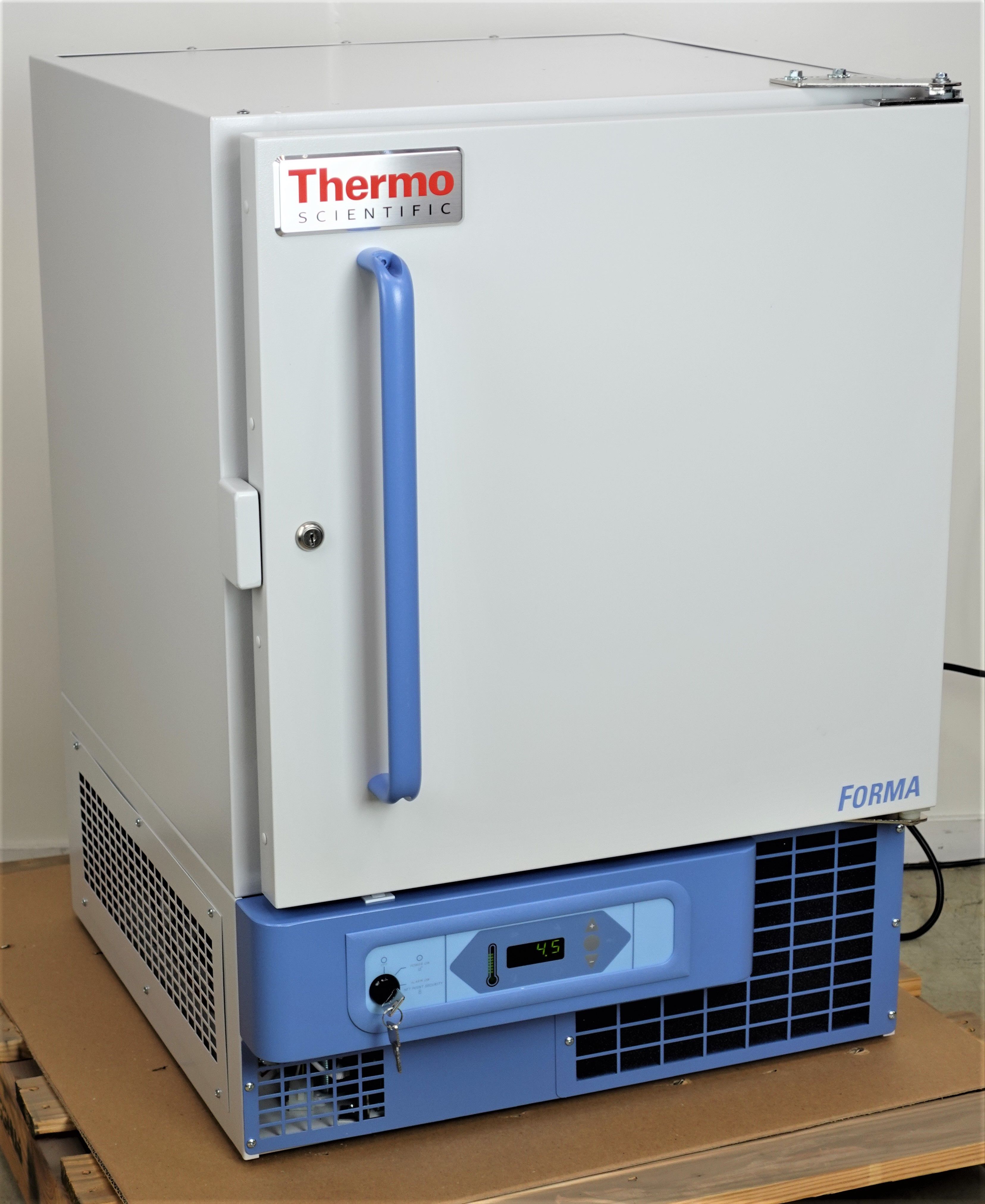 Thermo FRGL404W Refrigerator Chiller +4C 133L Capacity British Plug 230V