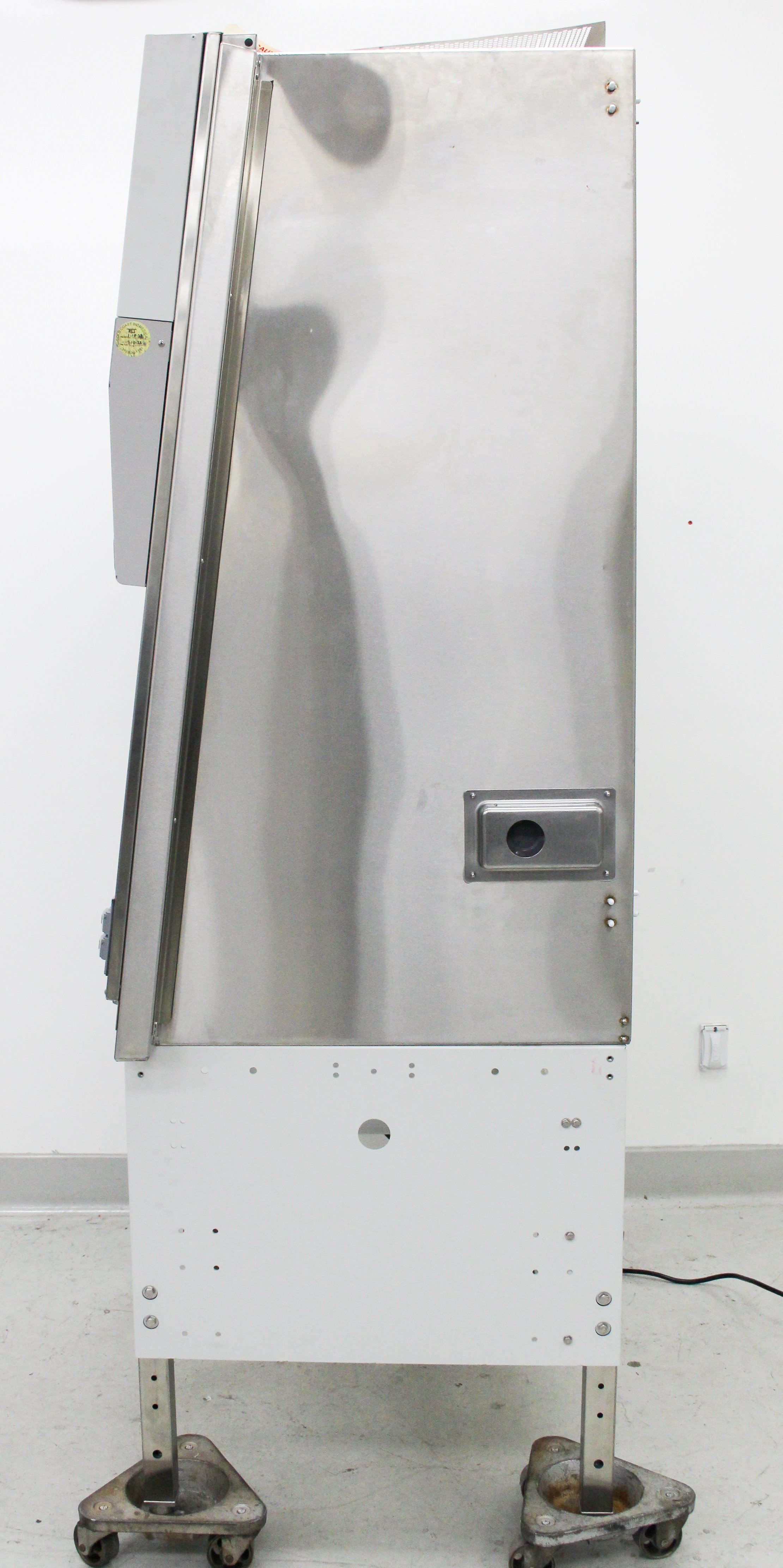 NuAire NU-543-400 Biosafety Cabinet III Dual Thermistor 120V