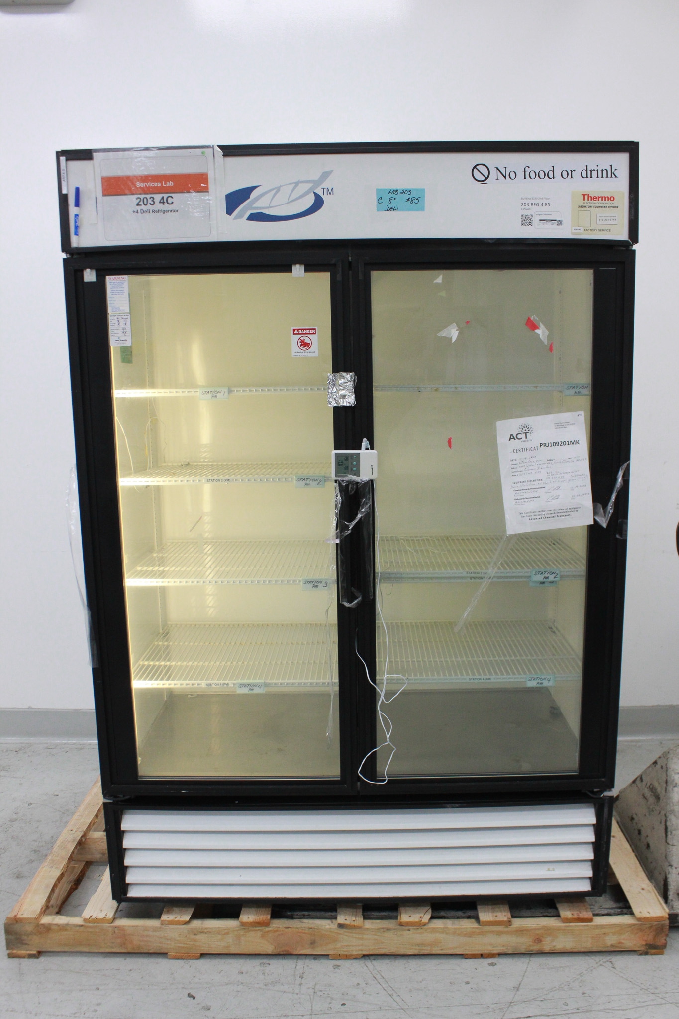 VWR True GDM-49 Refrigerator Dual Glass Door 49 Cu Ft 33F-38F LED Light