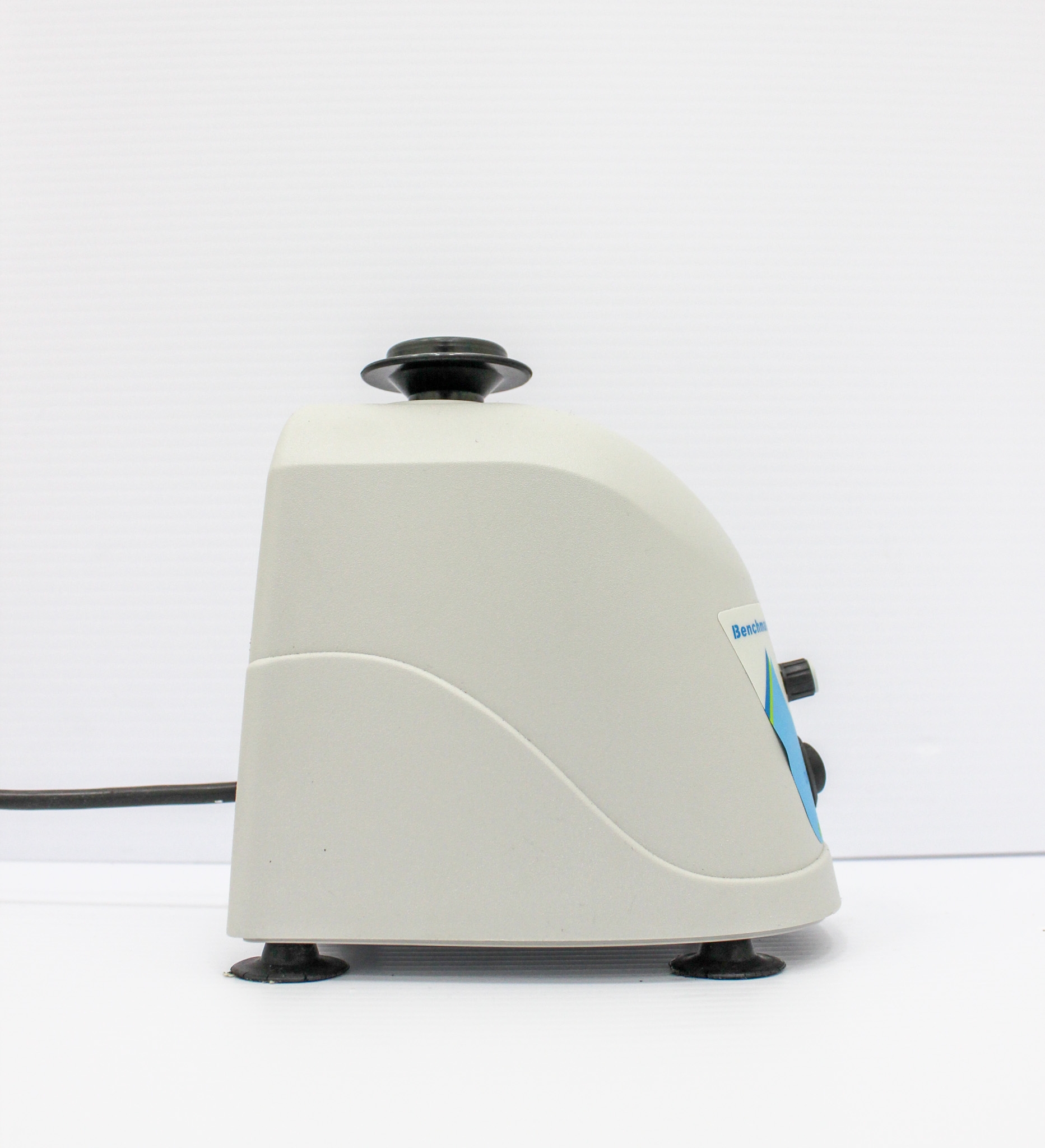 Benchmark BV1000 Vortex Mixer 3200 RPM 3mm Orbit 4-45C Touch Continuous