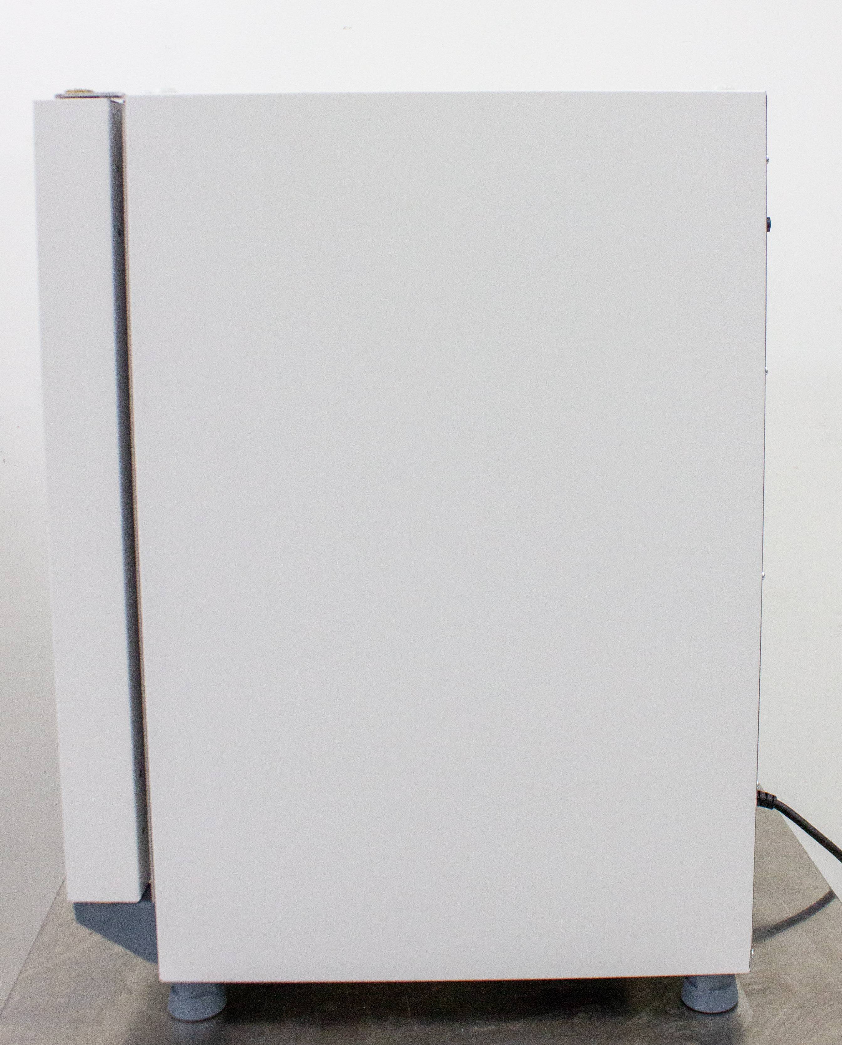VWR Incubator Gr Con 2.6CF Incubator Ambient +5 to 75C Versatile Lab Use
