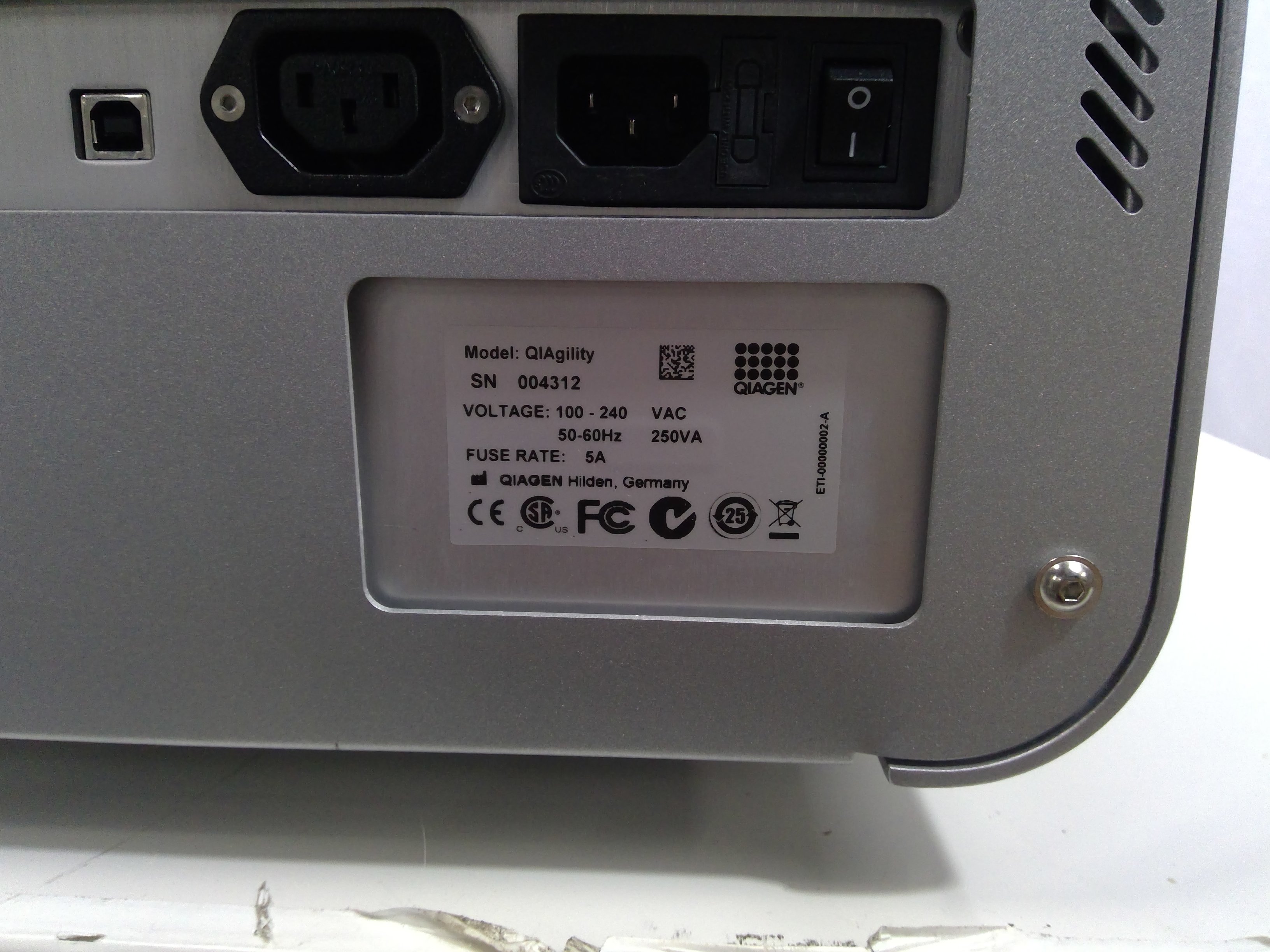 Qiagen QIAgility Benchtop PCR Setup Instrument for Tube and Plate Formats