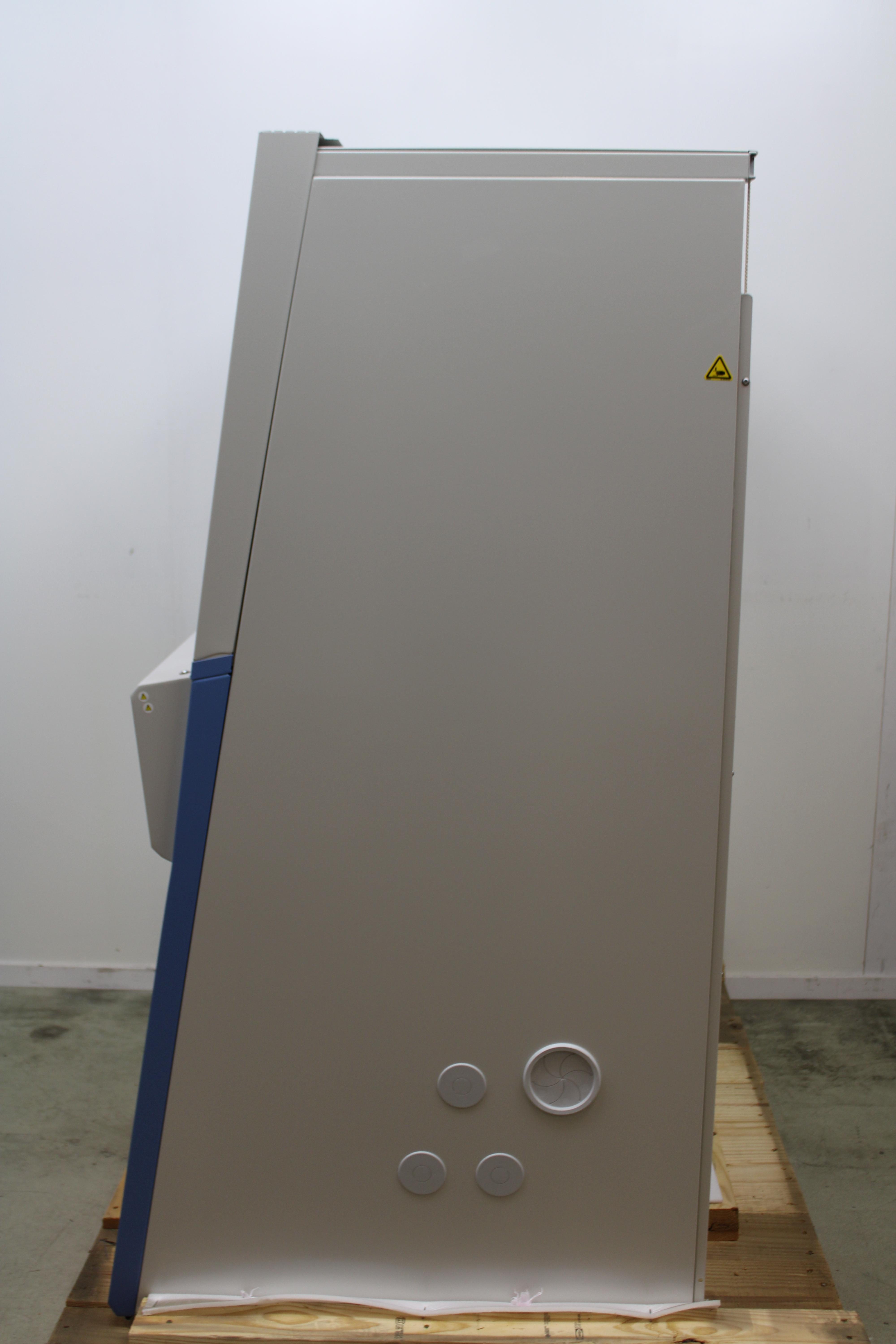 Thermo 1300 SERIES A2 Biological Safety Cabinet Adjustable Stand UV Light