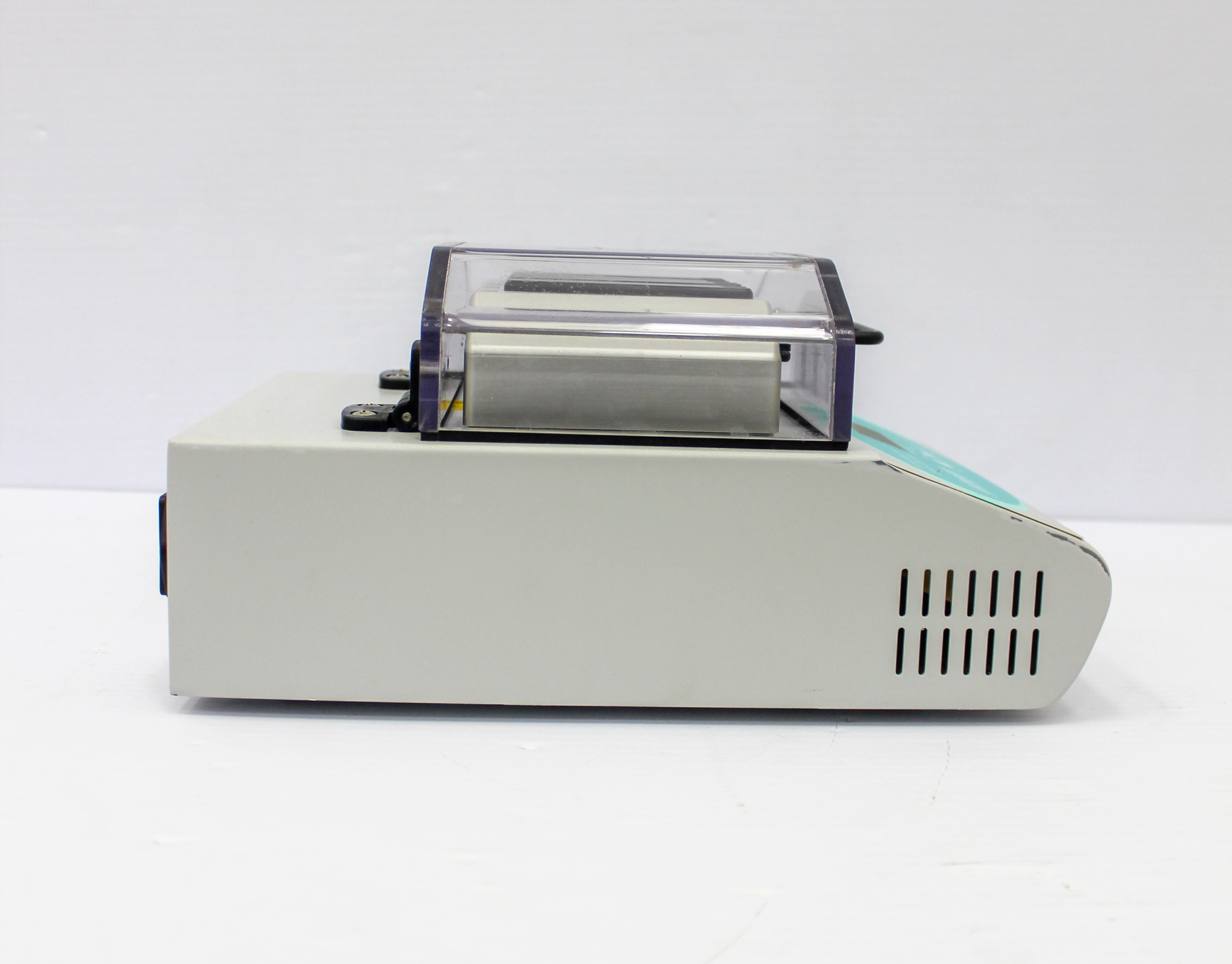 Labnet D1200 Digital Dry Bath Incubator, 1-4 Block Capacity, 150C