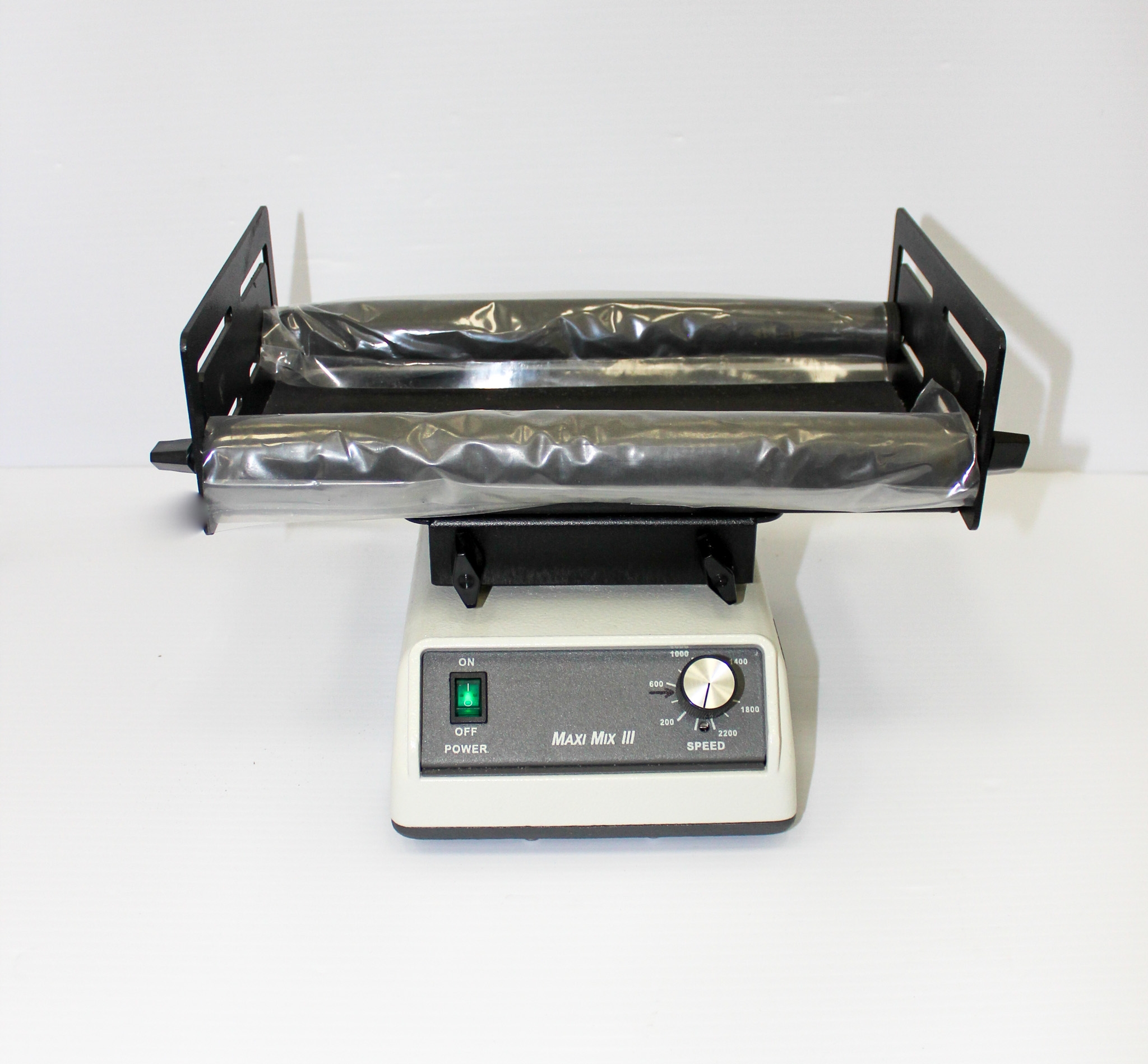 Thermo Scientific M65825 Maxi Mix III Vortex Mixer/Shaker 100-2200 RPM