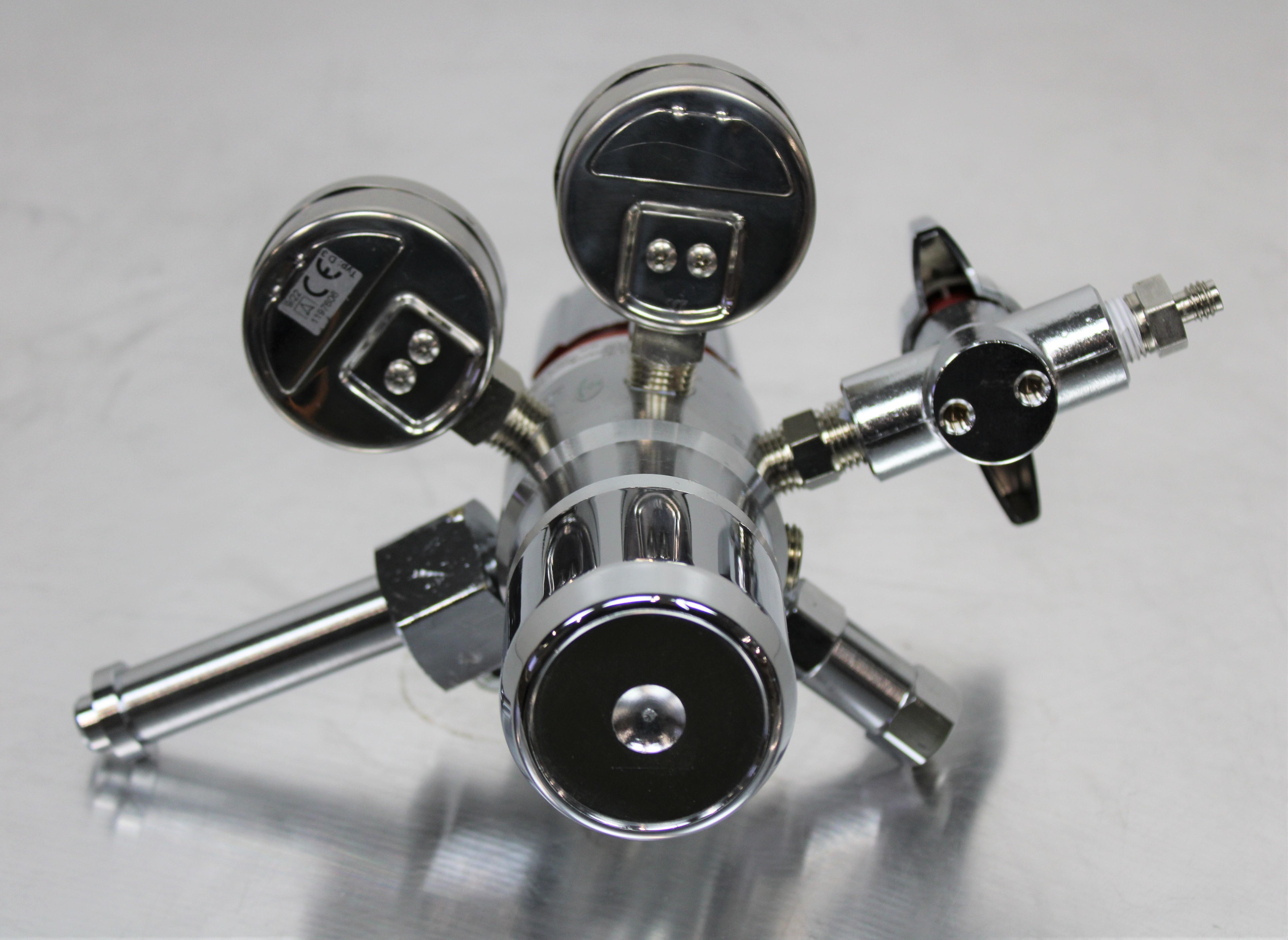 Linde REDLINE C200 Regulator for Specialty Gas, Two-Stage, Stainless Steel