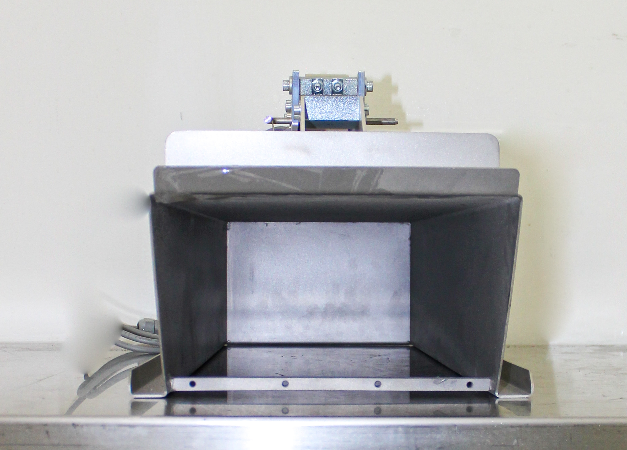 RNA SLL400-400 Vibratory Linear Feeder Robust Performance Adjustable Angles