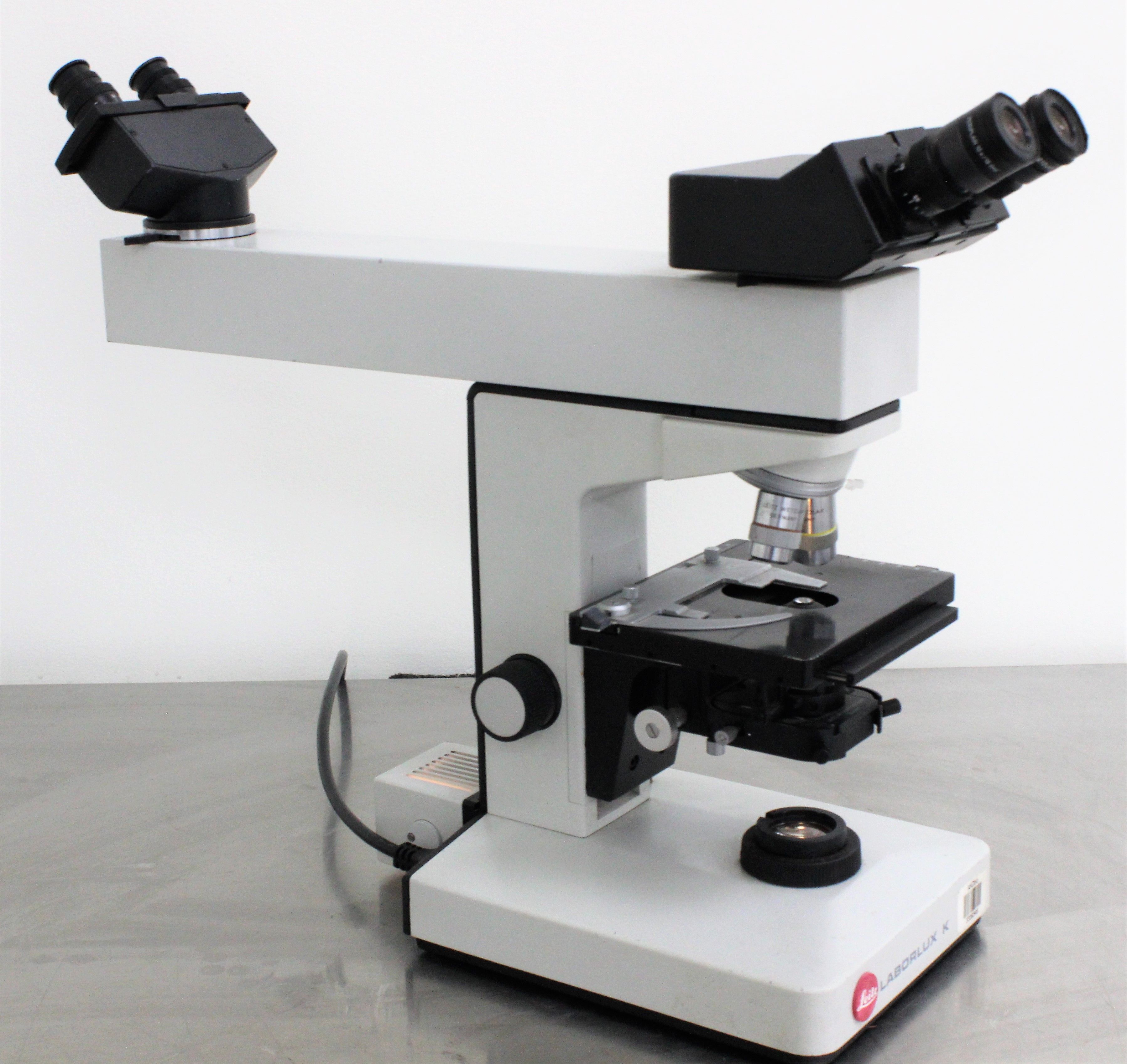 Leitz 512792 Microscope Biological Clinical Dual View with Lenses Used