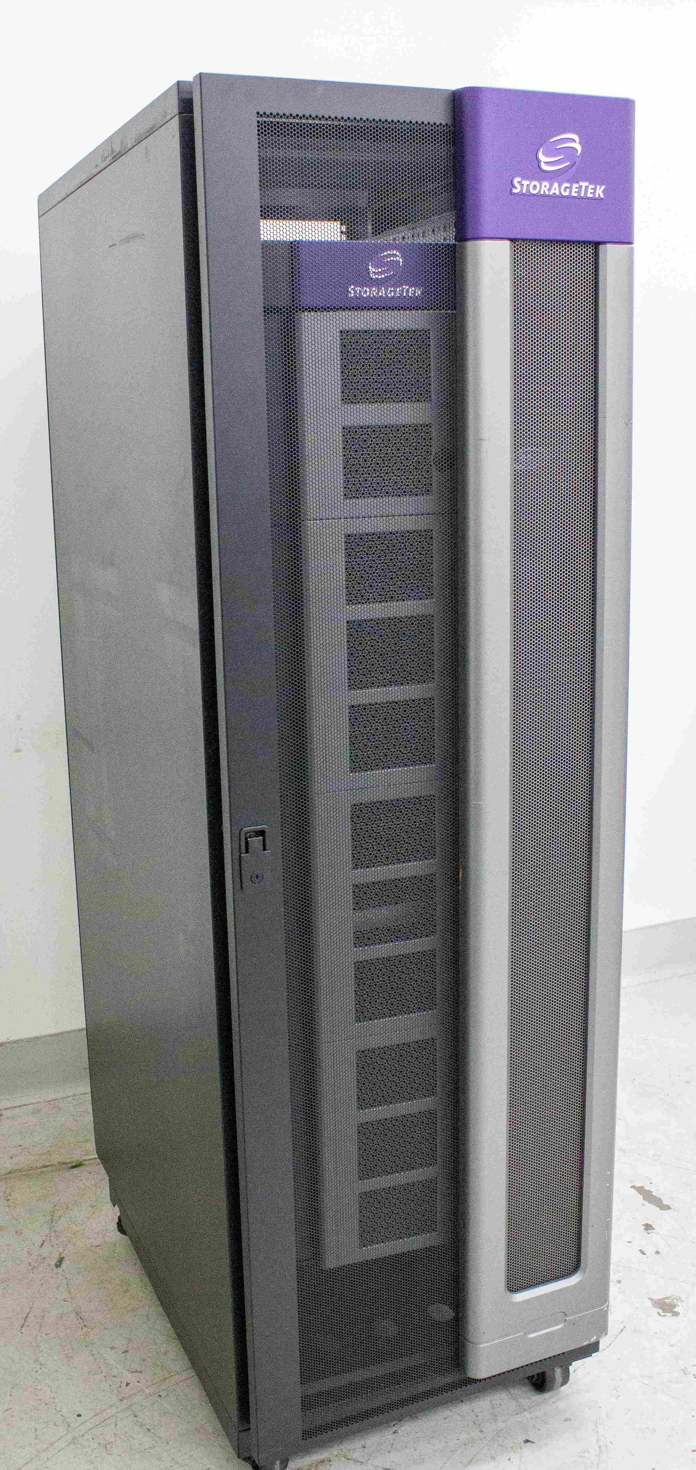 Sun SL500 Tape Library System Modular Cabinet Scalable 460TB Used 120V 220V