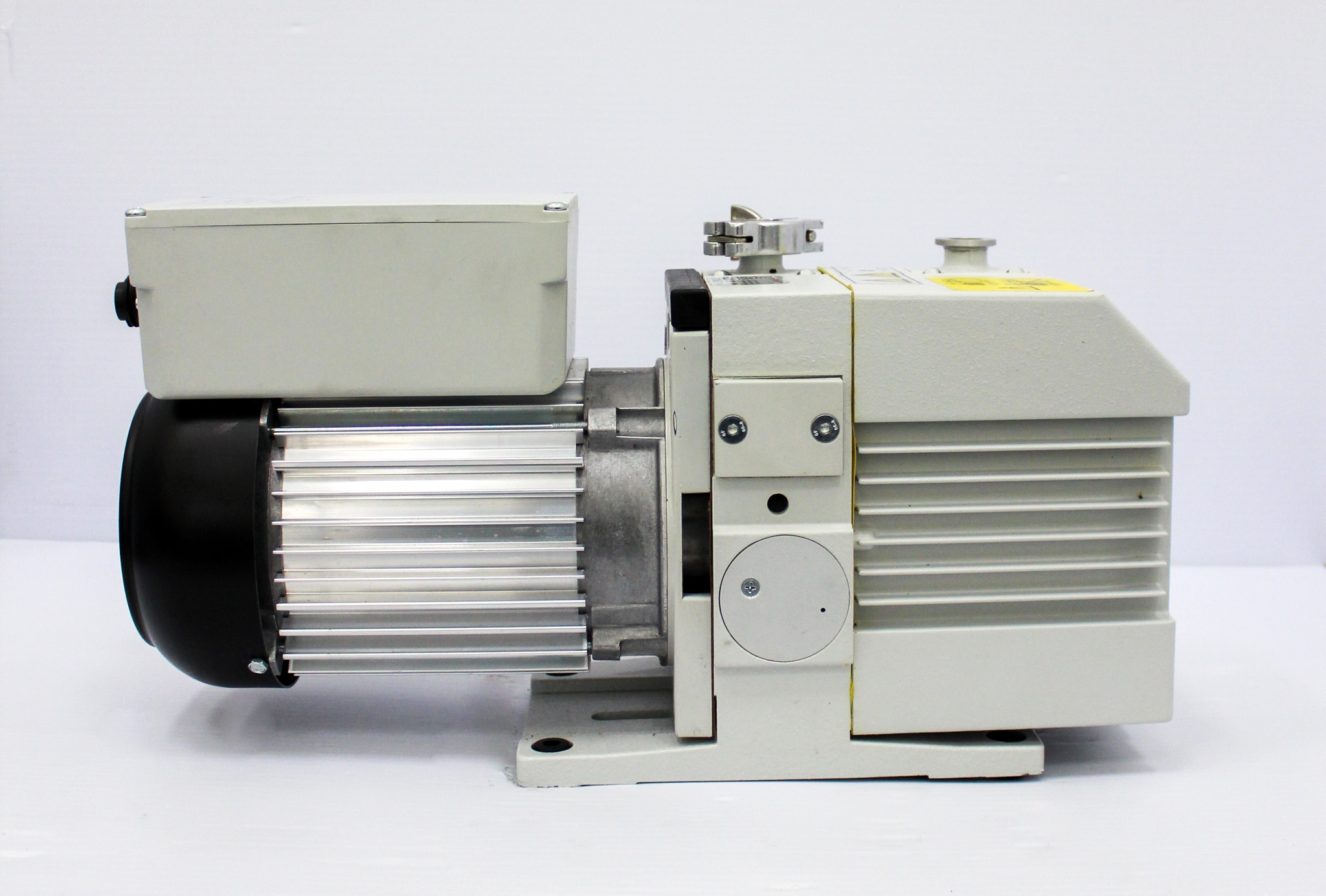Leybold D4B Vacuum Pump 370W Low Noise Cool Compact USA Used