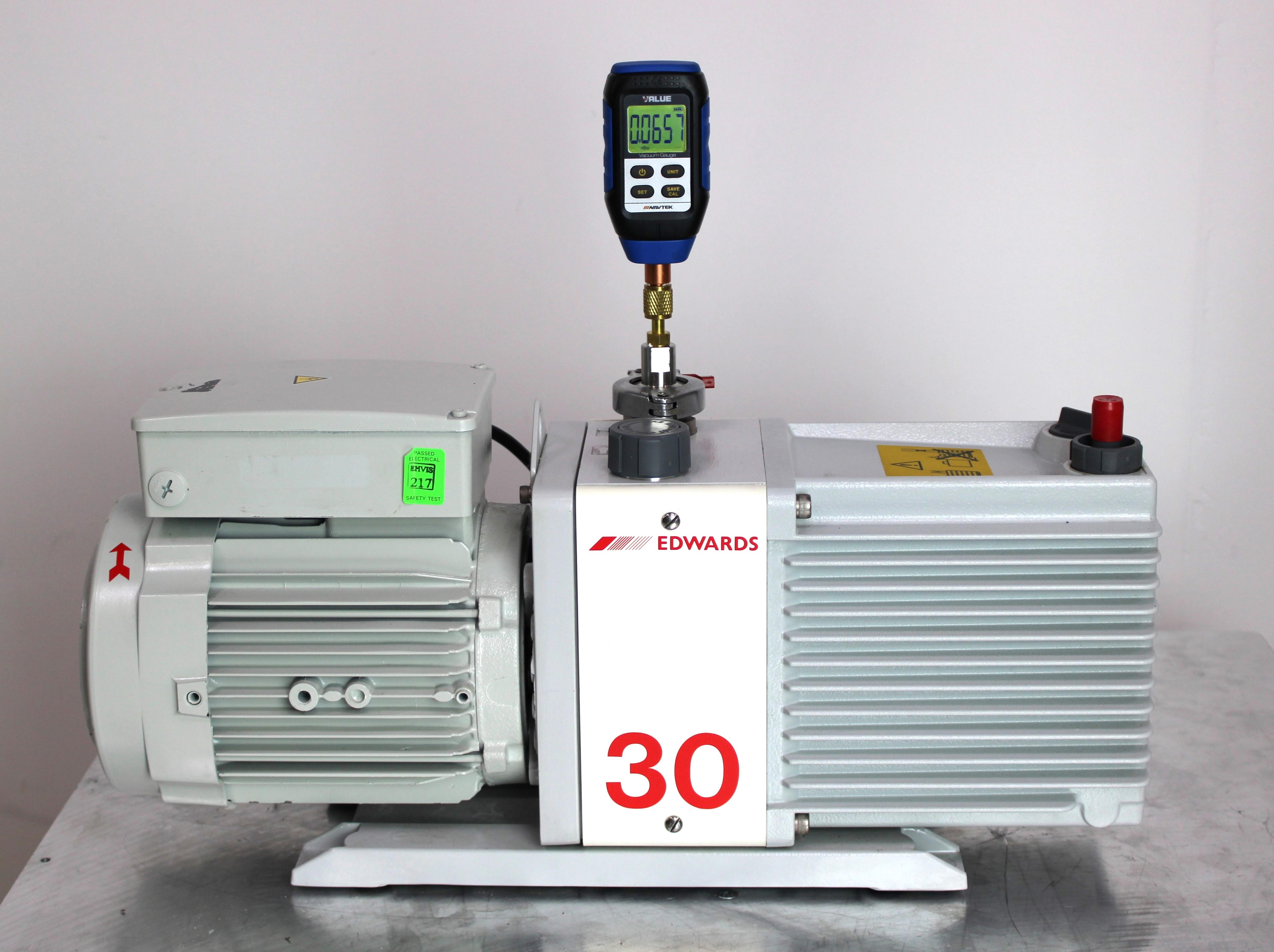 Edwards E2M30 Vacuum Pump Rotary Vane Peak Pumping 11.4cfm Tested Used