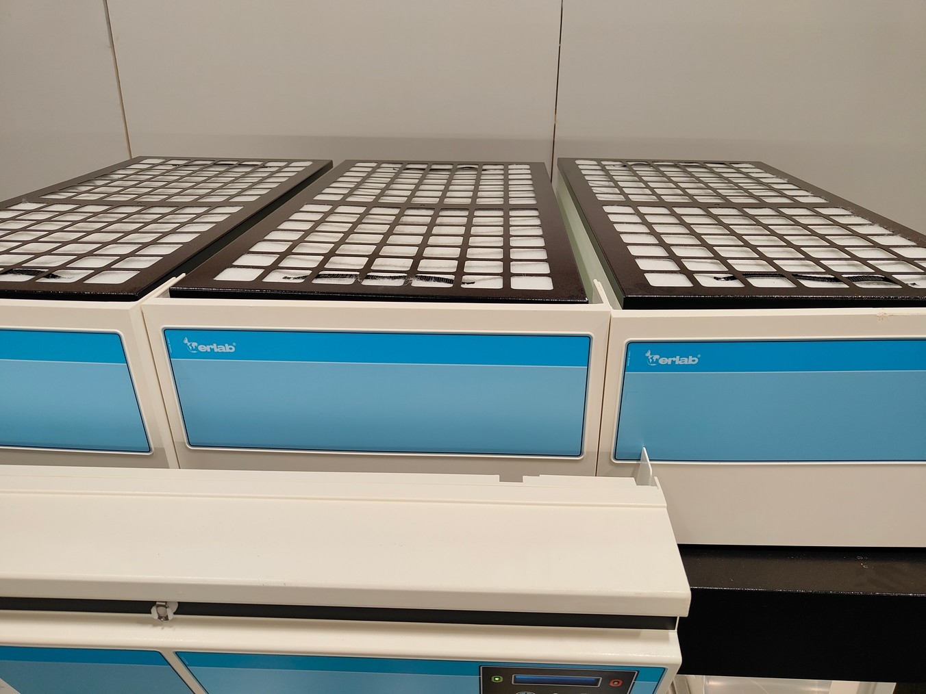 Erlab Captair Flow 483 Ductless Fume Hood Large Capacity Filtration