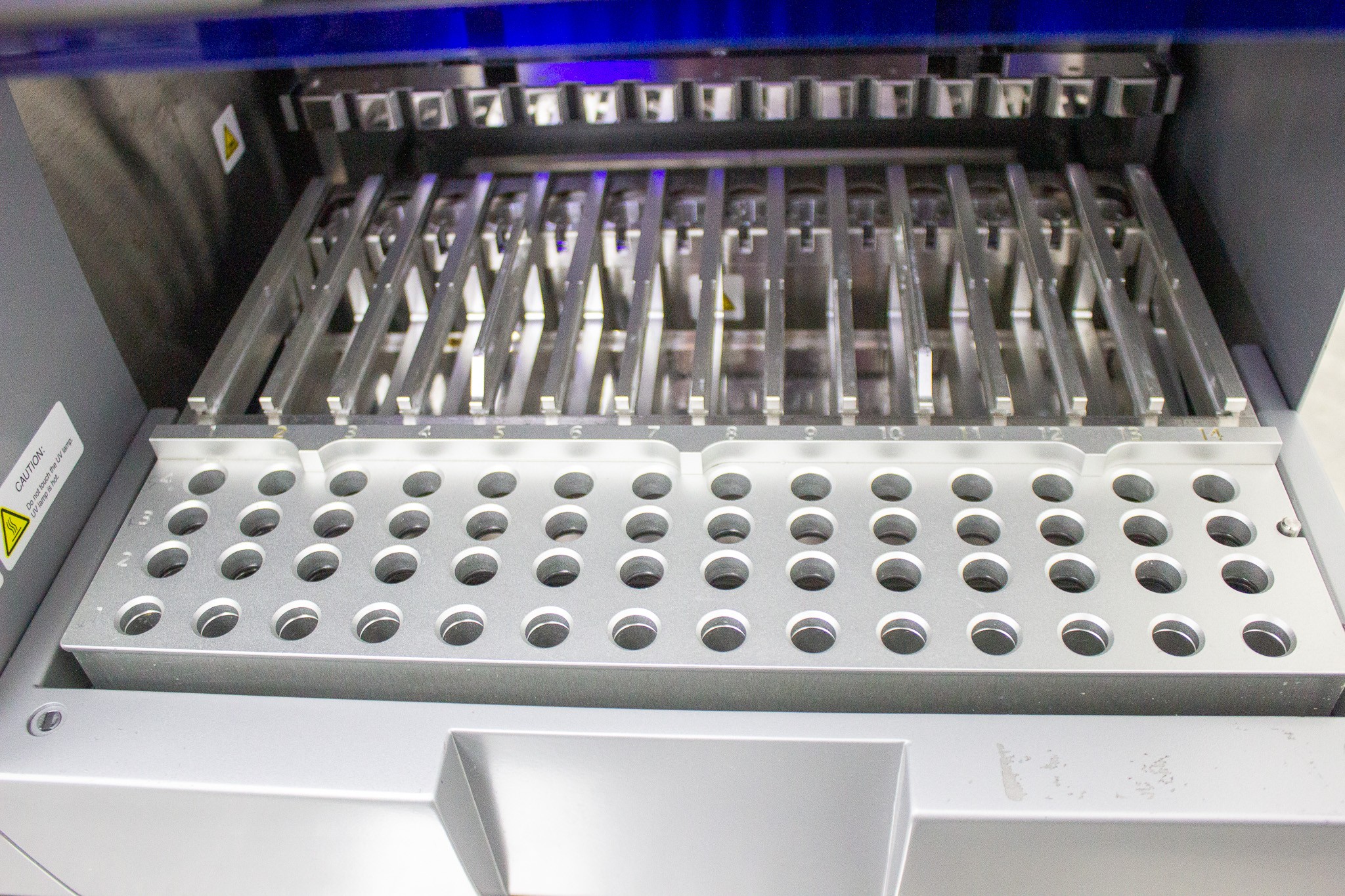 Qiagen EZ1 Advanced XL Nucleic Acid Purification System 14 Samples Automating