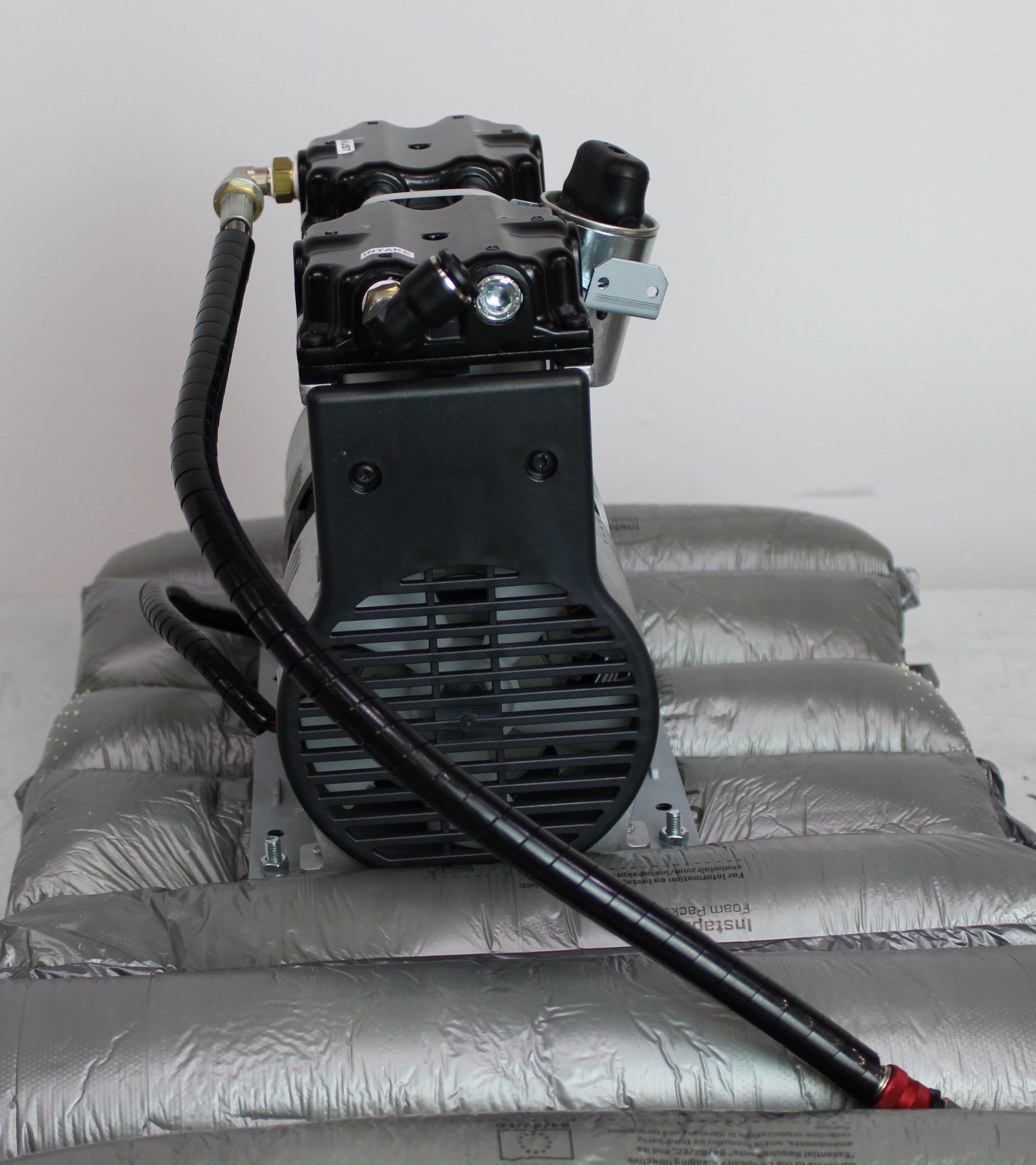 Thomas 2755TGHI52/48-221 Air Compressor For Labs and Industrial Use 240V 50/60Hz