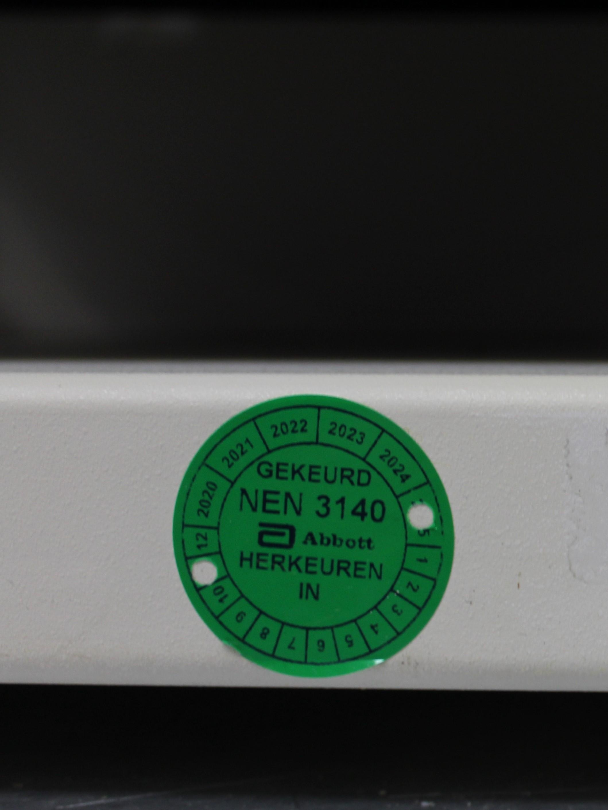 Hewlett Packard G1811A XY Autosampler with Stationary Racks & Tray 240V