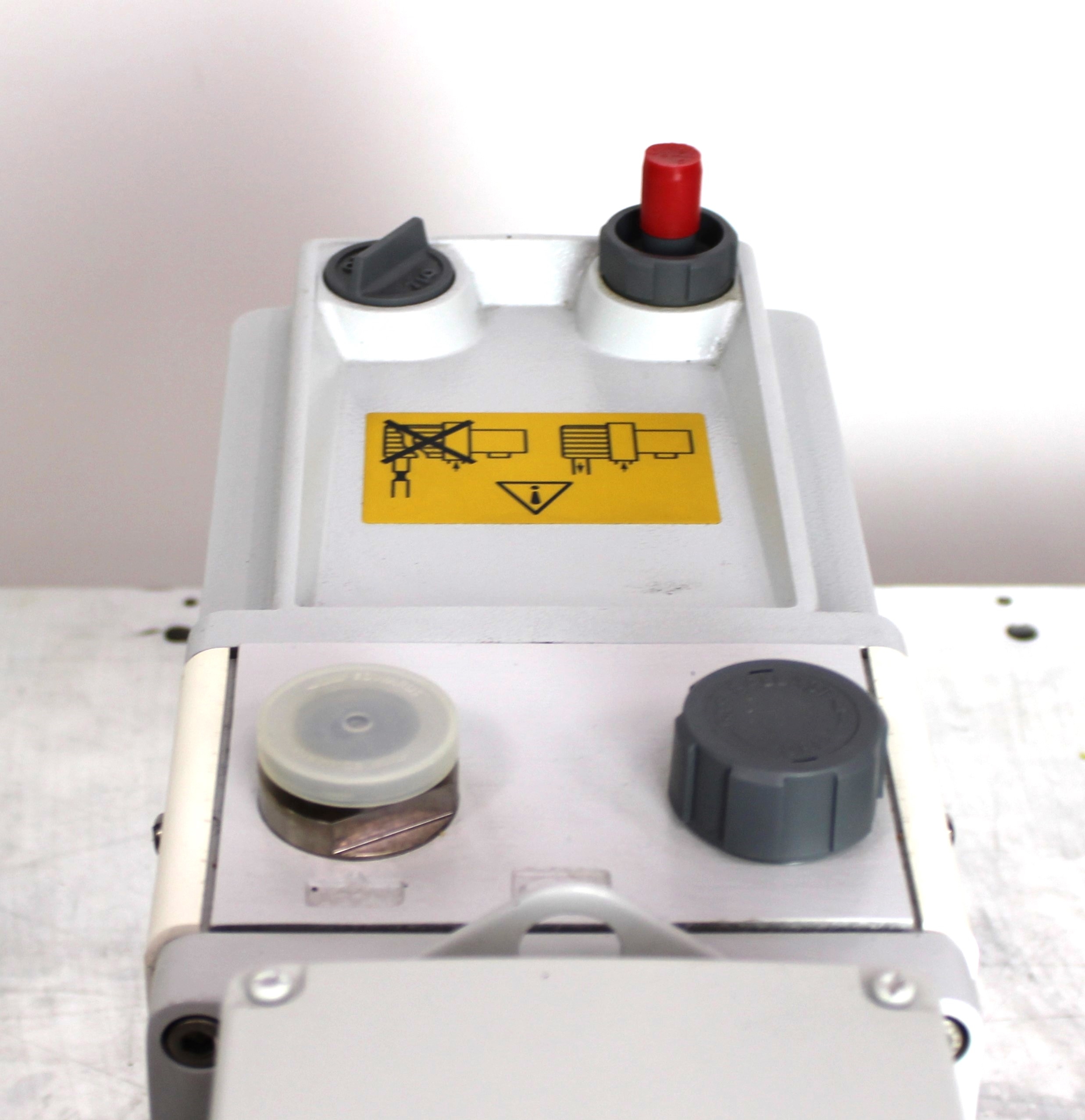 Edwards E2M30 Vacuum Pump Rotary Vane Peak Pumping 11.4cfm Tested Used