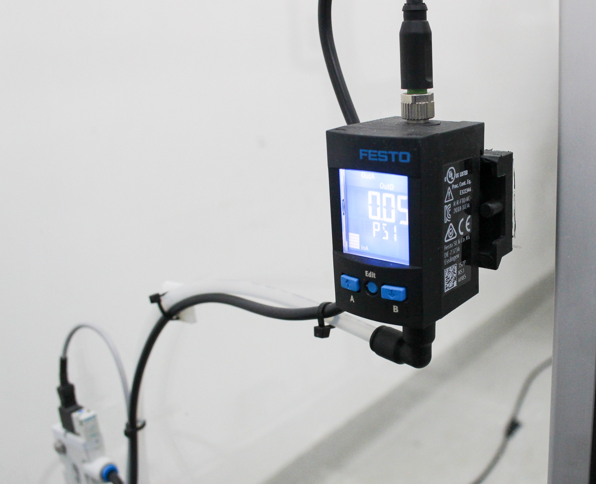 Branson 109-801-1466 Ultrasonic Welder Custom Housing with Conveyor Belt