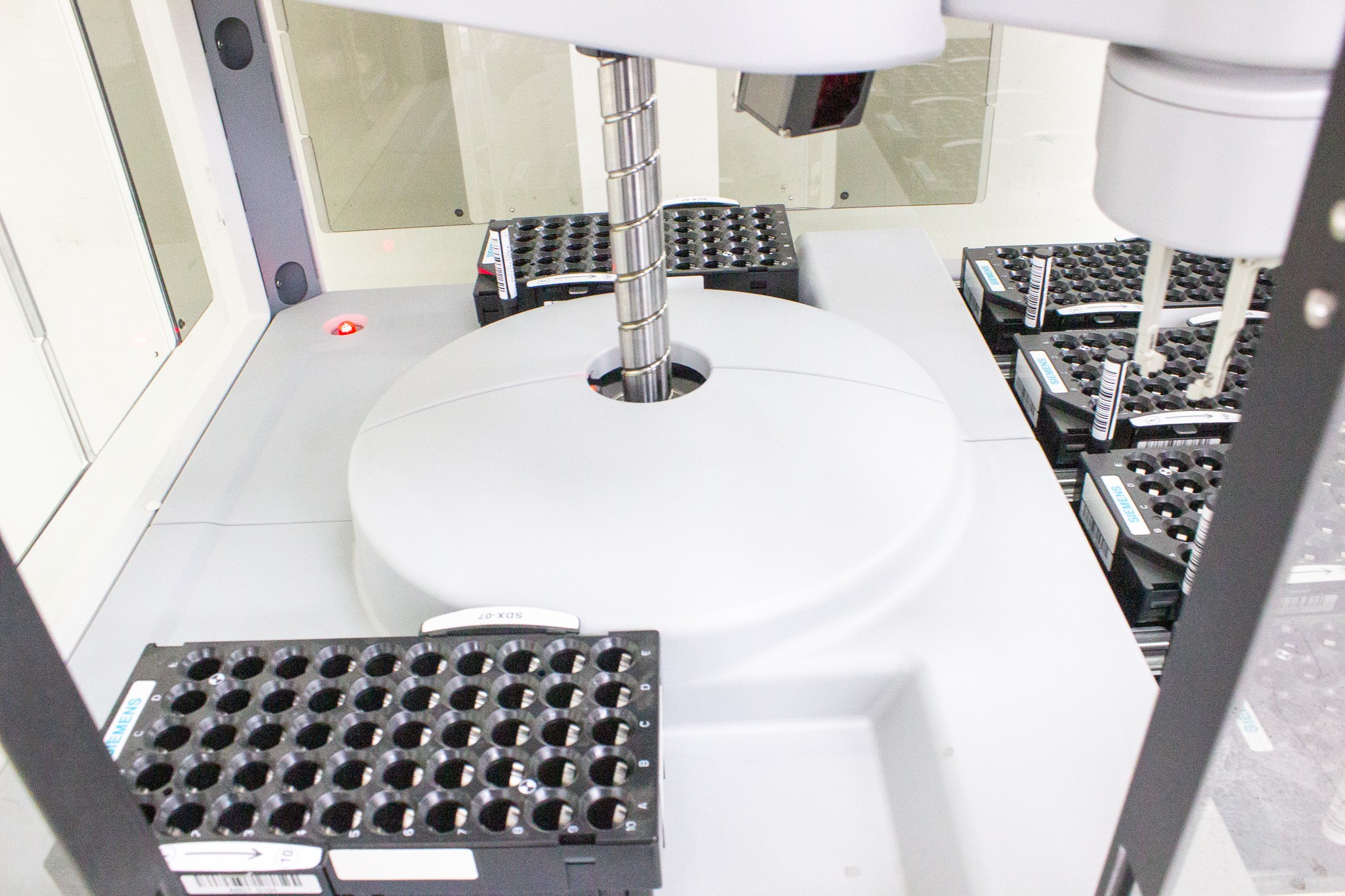 Siemens VersaCell X3 Cell Analyzer with Computer Needs Repair, Parts