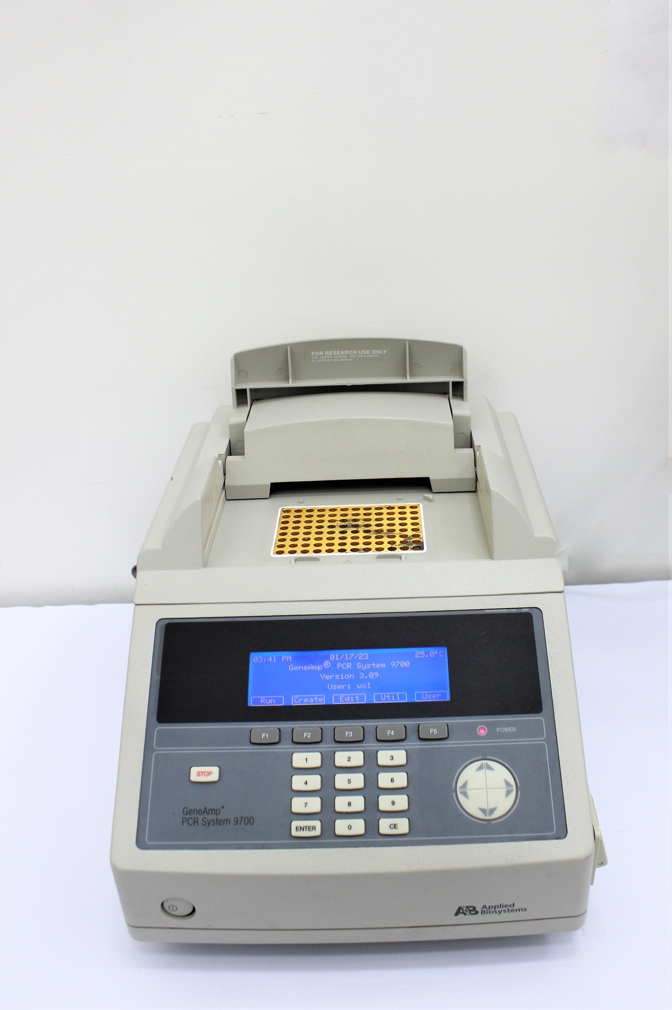 ABI GeneAmp 9700 PCR Thermal Cycler 4-99.9C High Throughput Molecular Biology