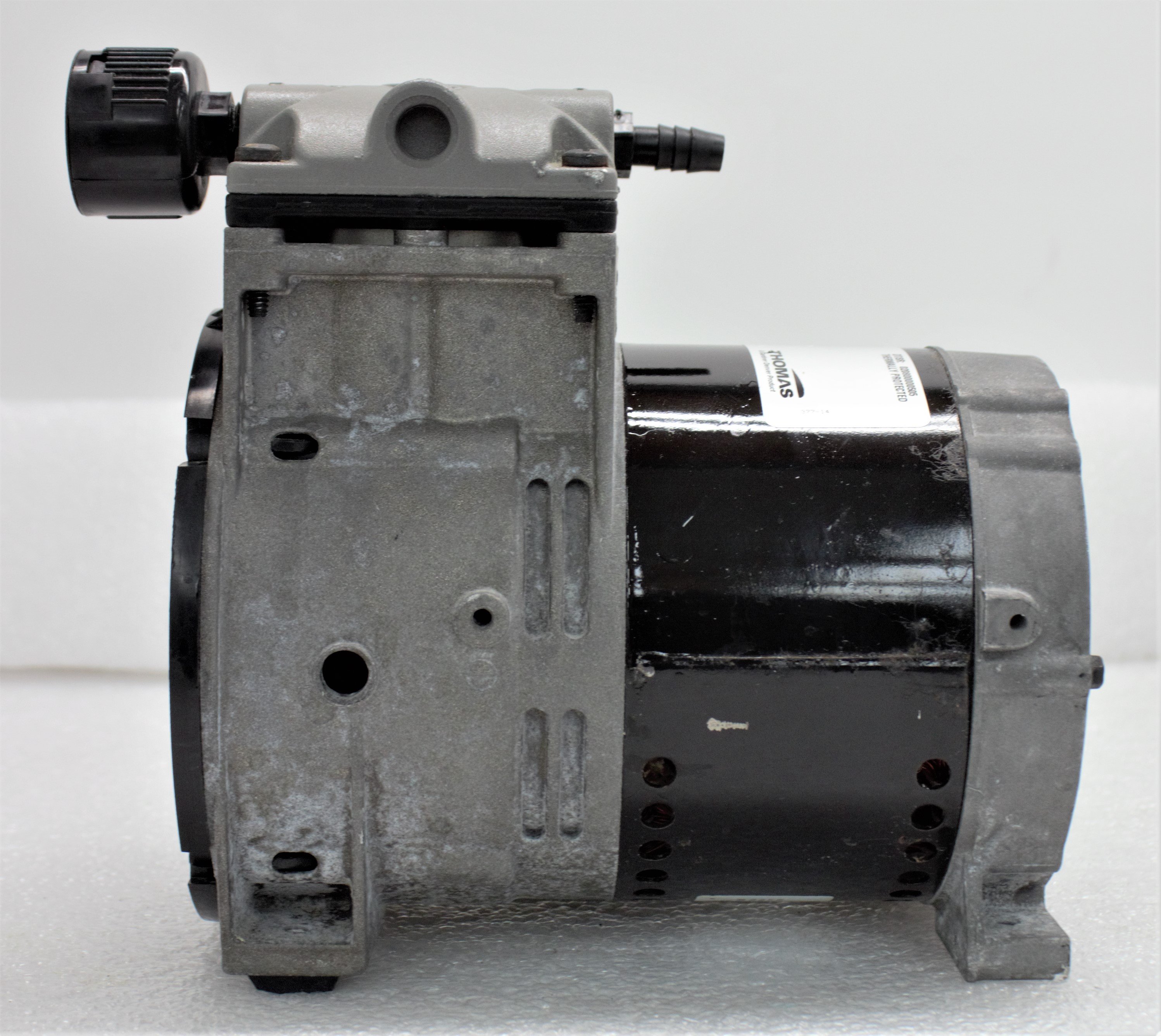 Thomas 7100562 Piston Vacuum Pump 2.7 CFM Oil-less Stainless Valves