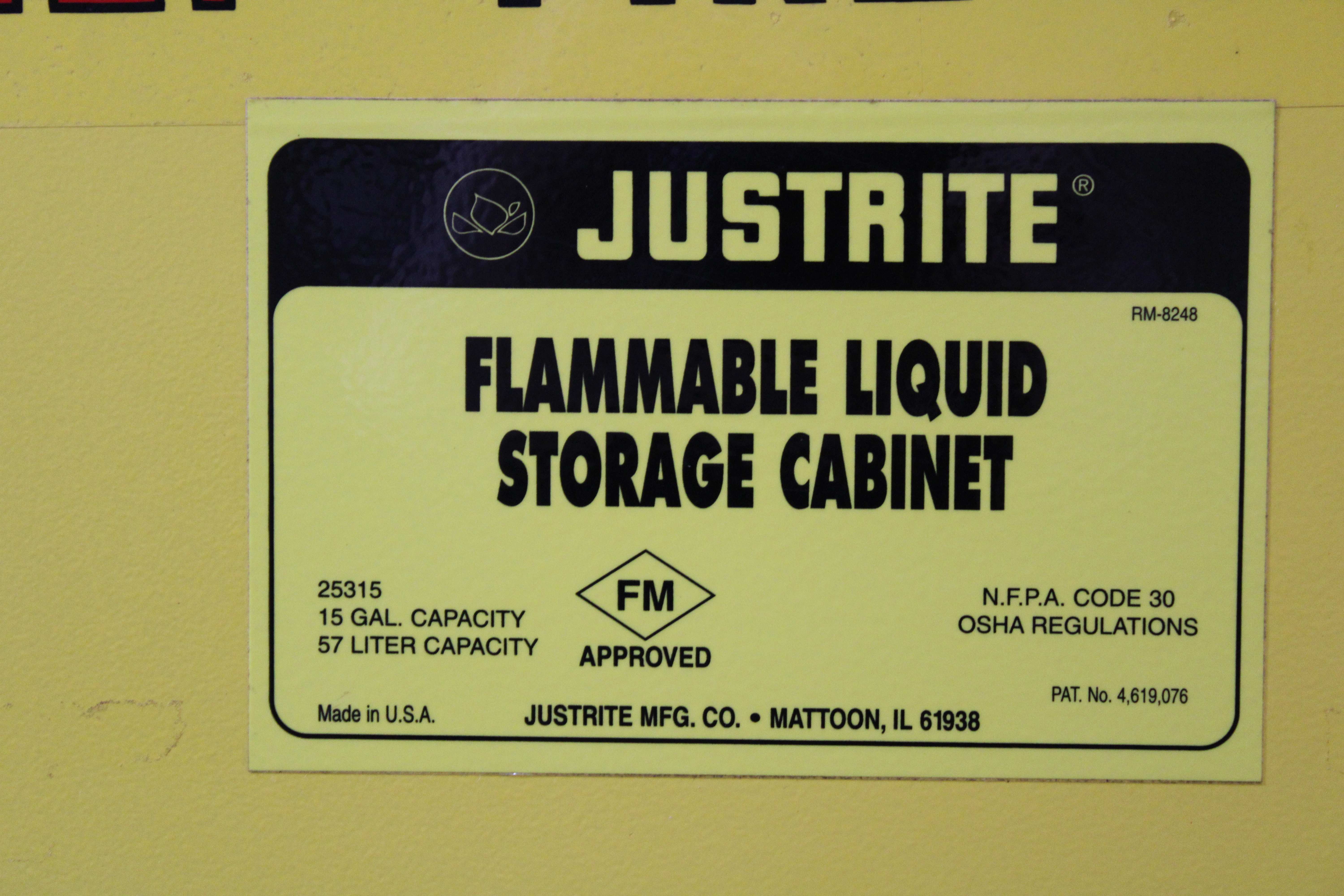 Justrite 25315 Flammable Safety Cabinet 15 Gal Manual Close Door, Used