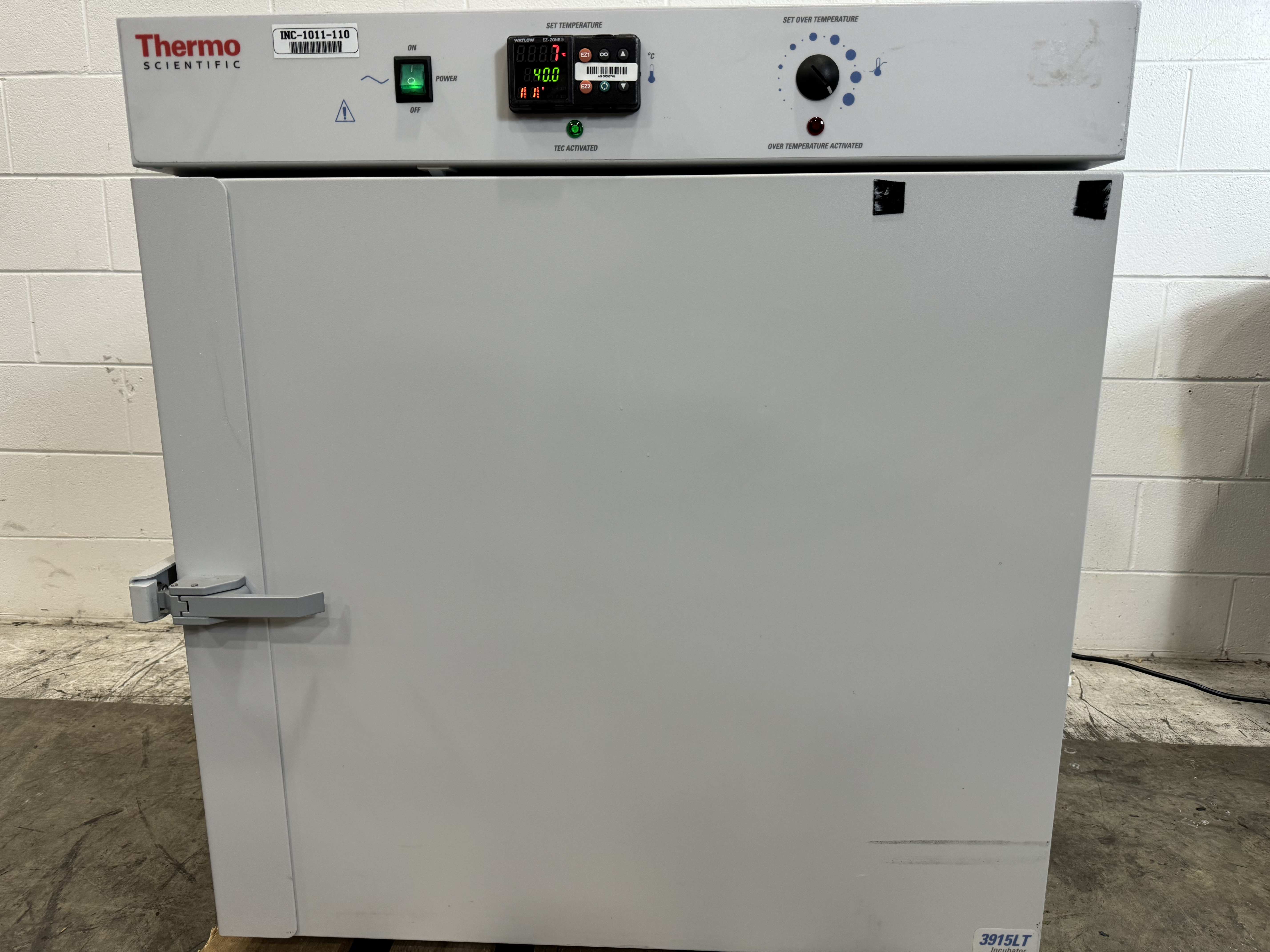 Thermo 3915LT Peltier Cooled Incubator 185L, 15-40C No Lighting