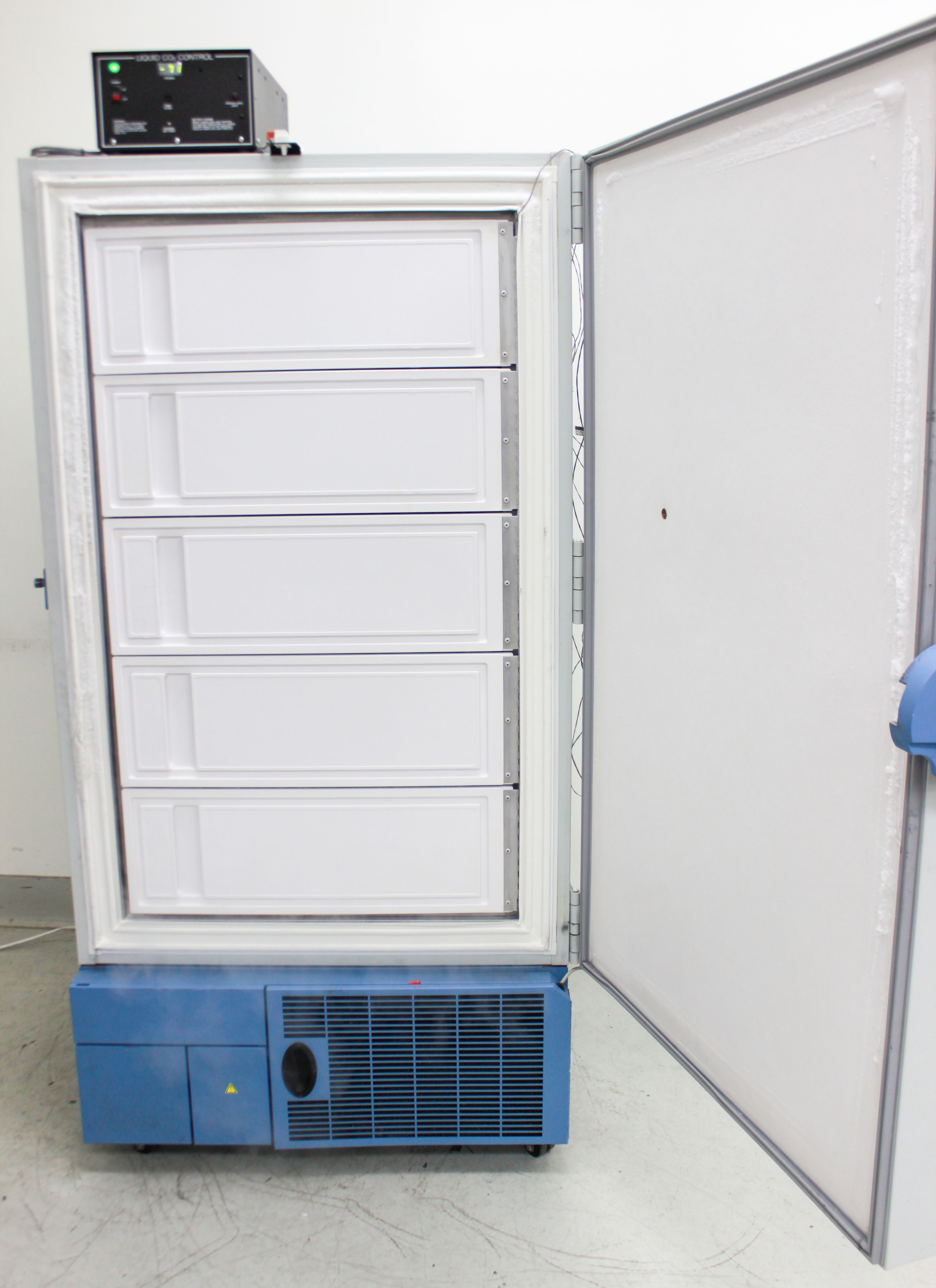 Thermo ULT2186-10 Ultra Low Freezer -80C 578L w/ CO2 Backup Used