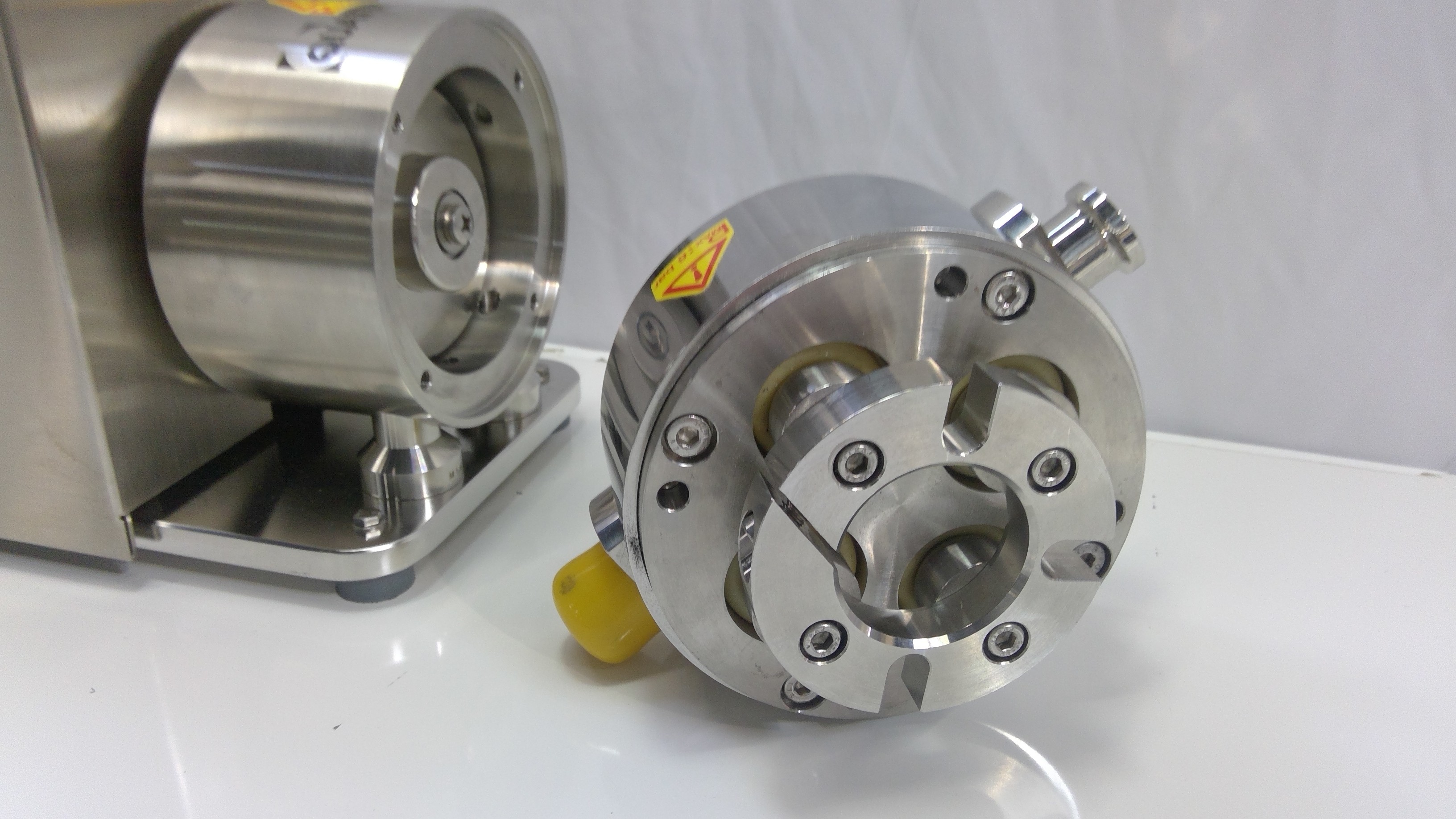 Quattroflow PQ12RMMGO5-A Specialty Pump System for Pharmaceutical Applications