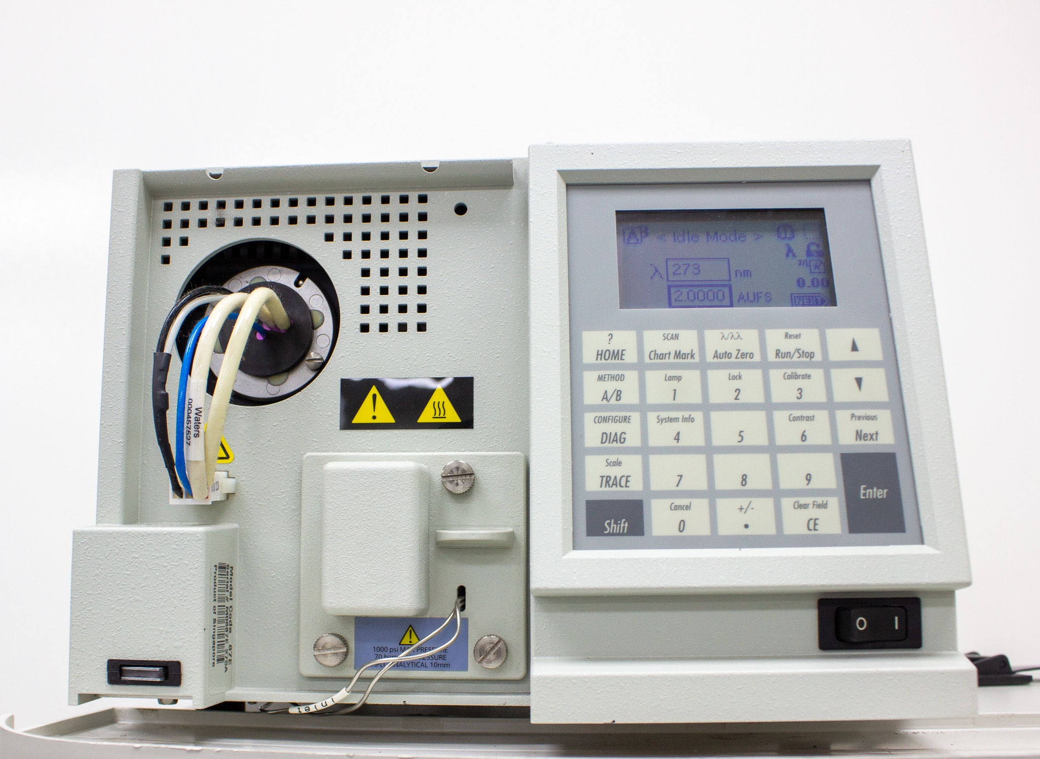 Waters e2695 HPLC System with 2489 UV/Vis Detector Quaternary Solvent Mixing