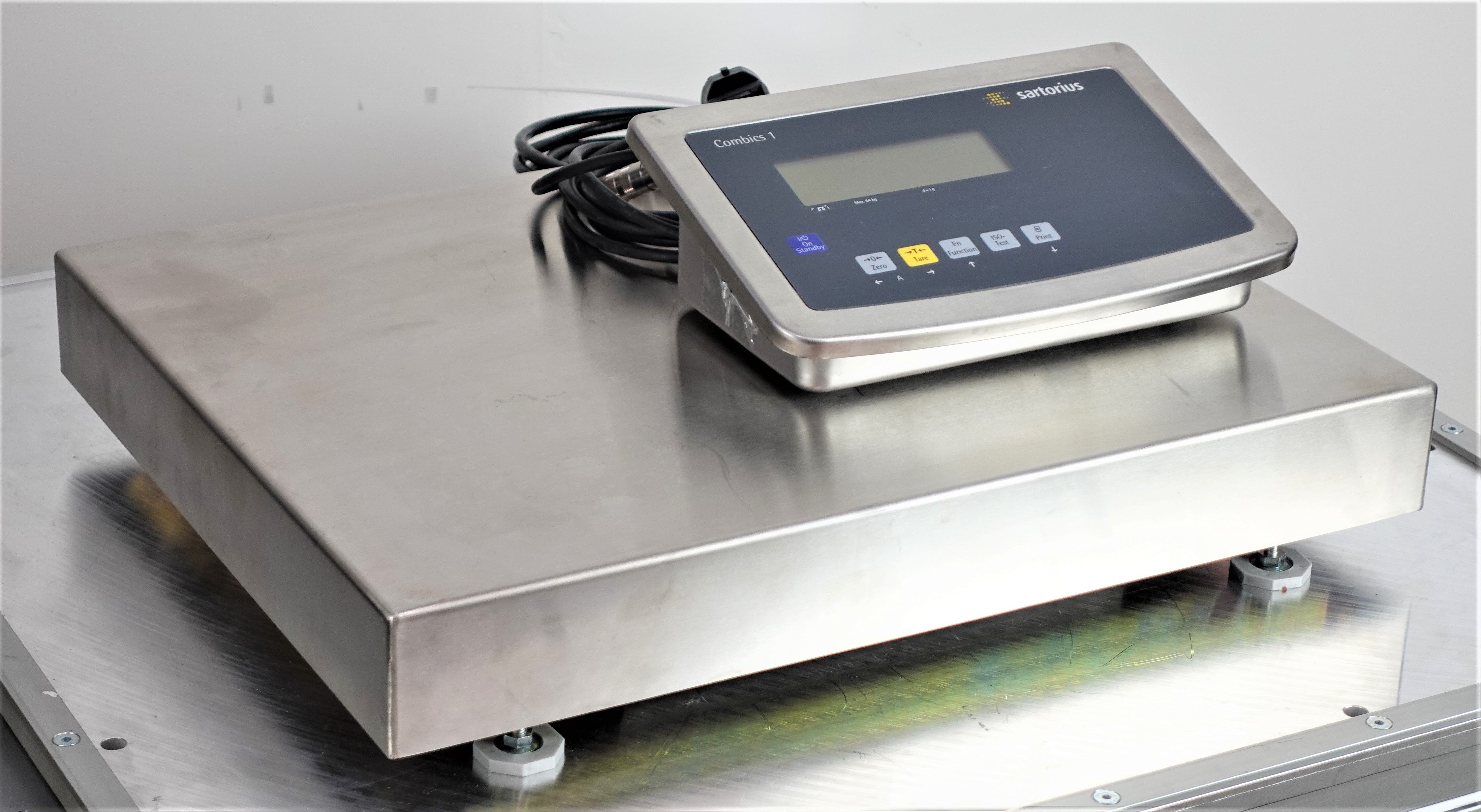 Sartorius Combics 1 Bench Scale CAH1G-64FE-S 120/220V Data Transfer 64kg