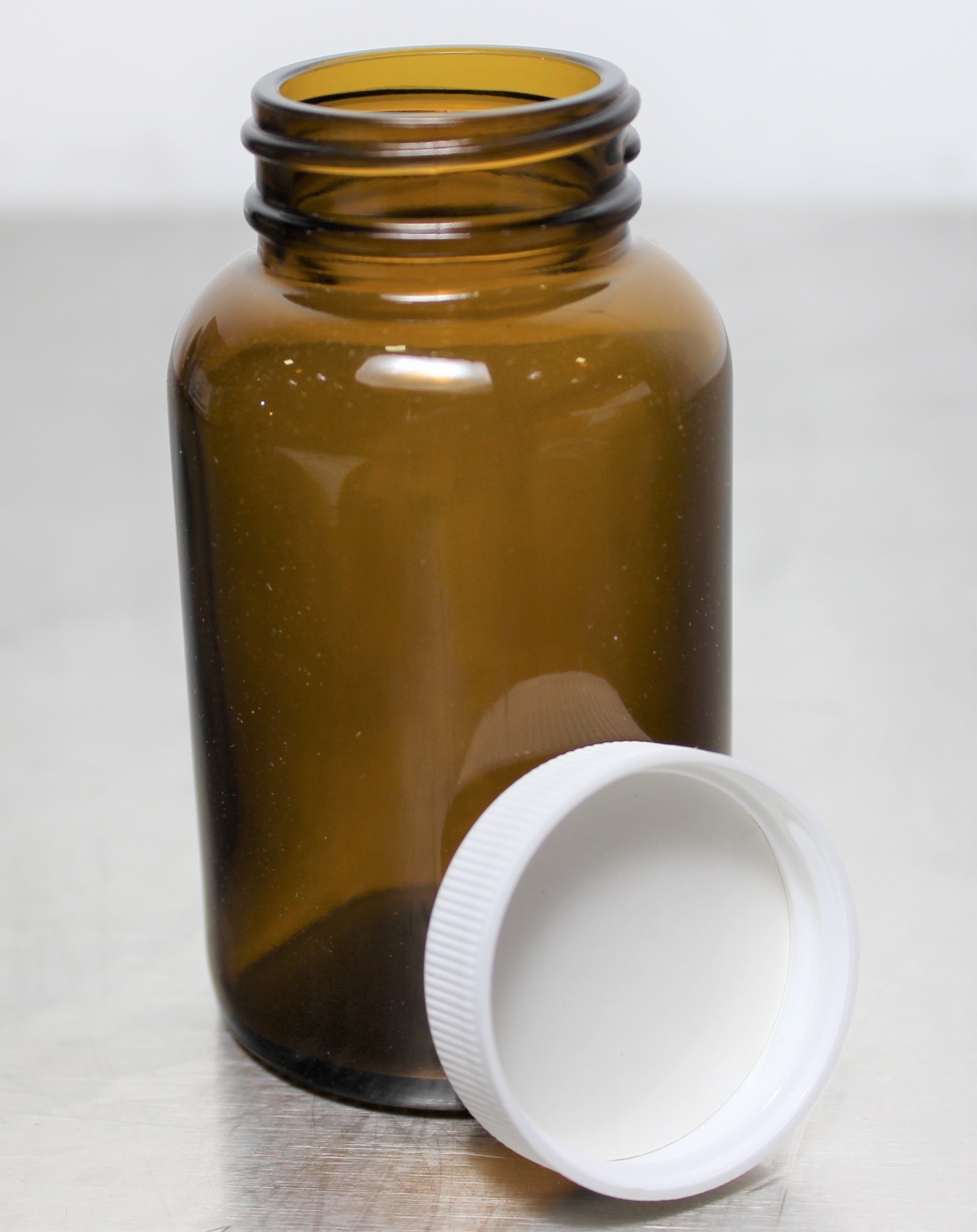 Wheaton 4 oz Amber Glass Bottles Case of 24 Liquid Handling Turn-Key