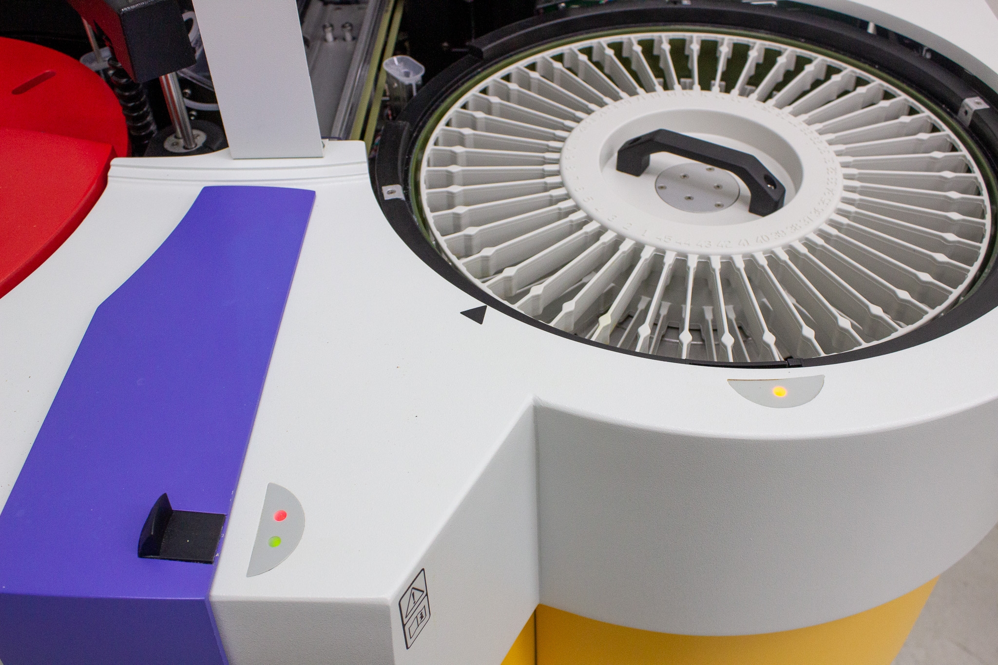 Thermo Konelab 30 Clinical Chemistry Analyzer 300 Tests/Hour Random Access